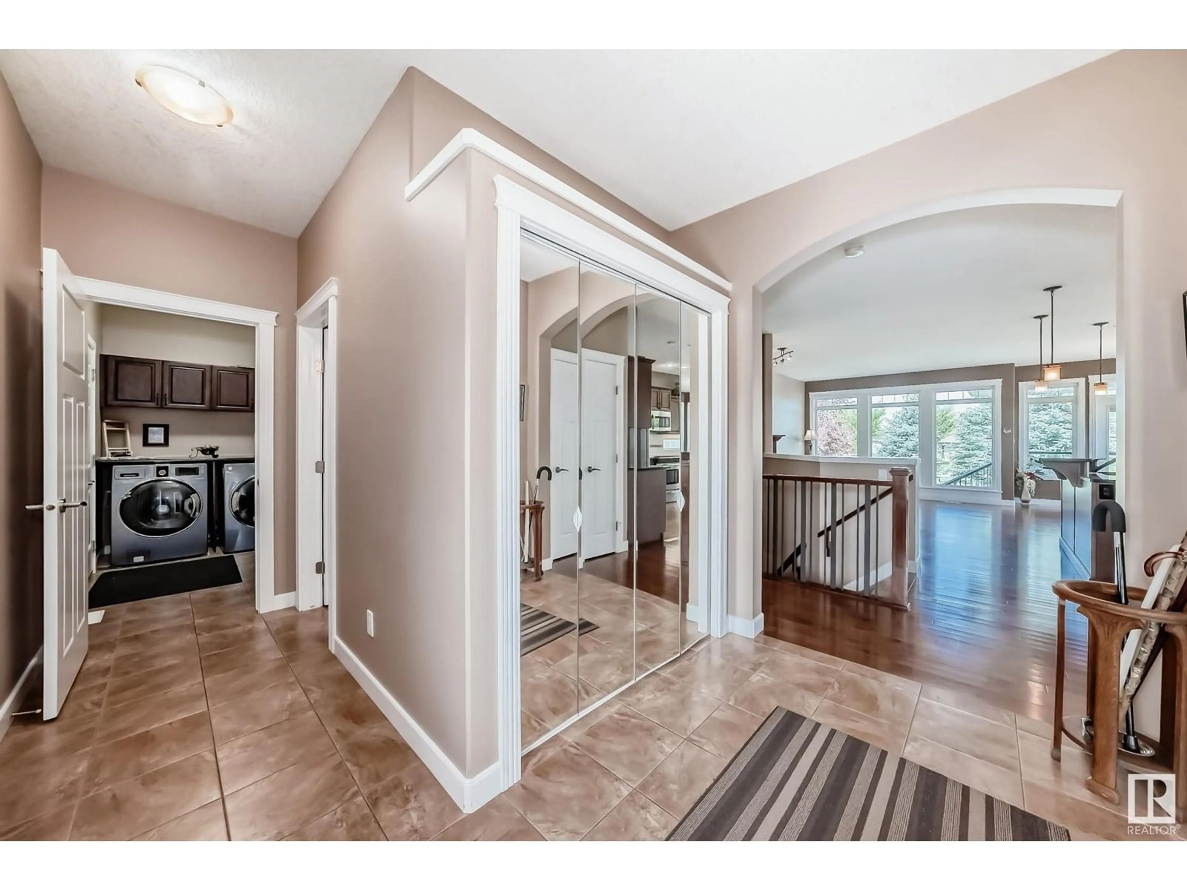 Indoor entryway for 1 LINCOLN CV, Spruce Grove Alberta T7X0N5