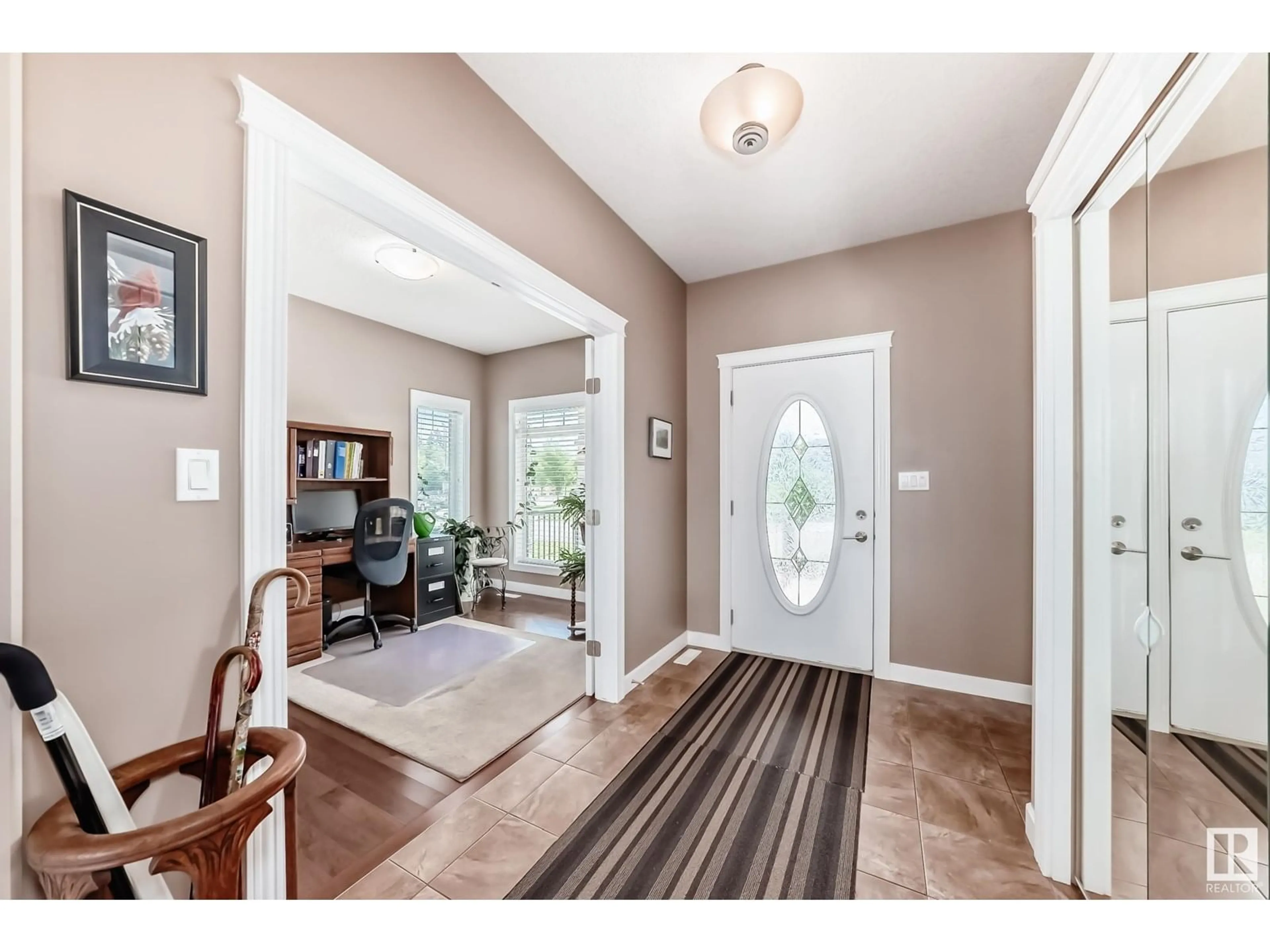 Indoor entryway for 1 LINCOLN CV, Spruce Grove Alberta T7X0N5