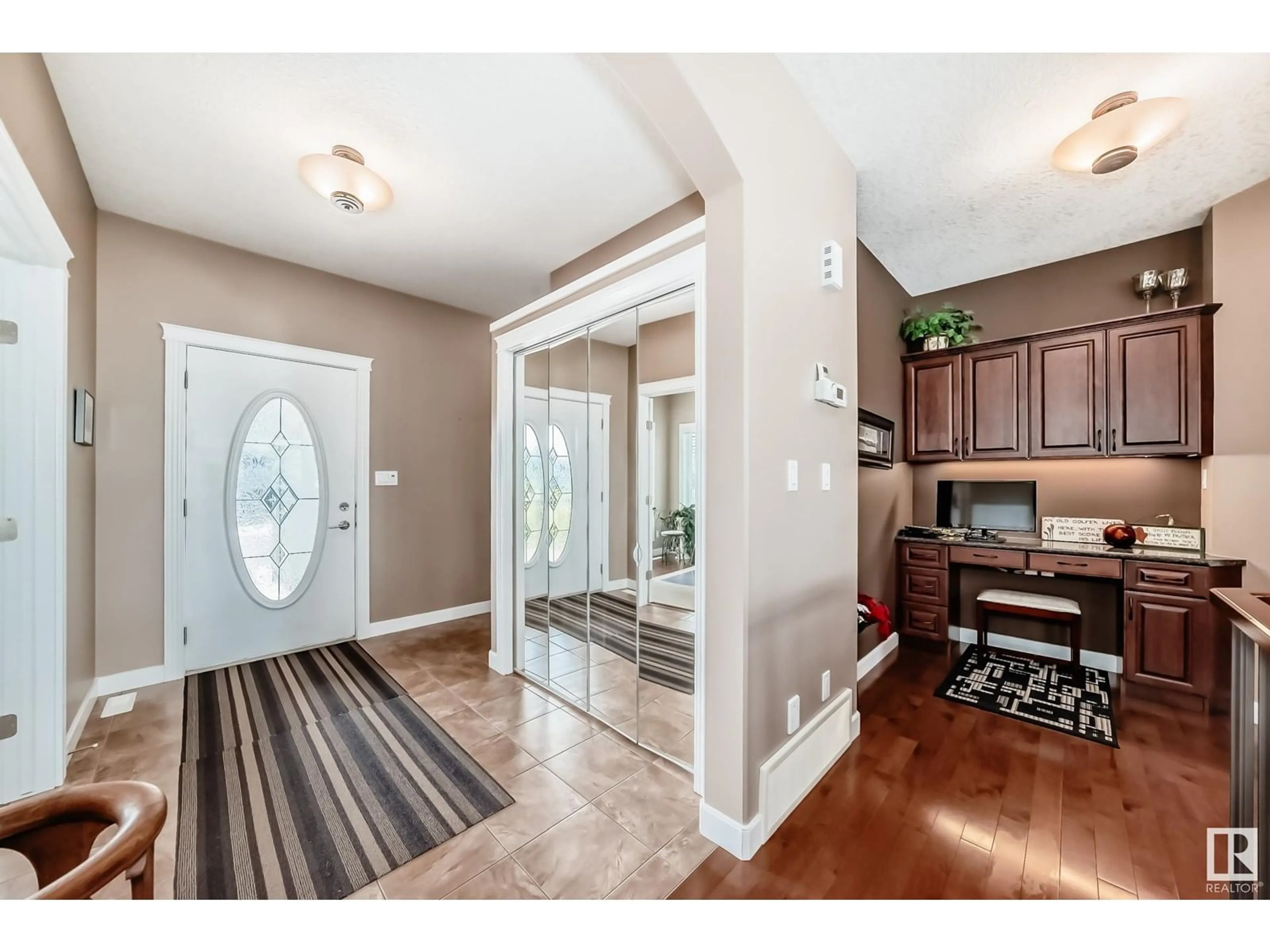 Indoor entryway for 1 LINCOLN CV, Spruce Grove Alberta T7X0N5
