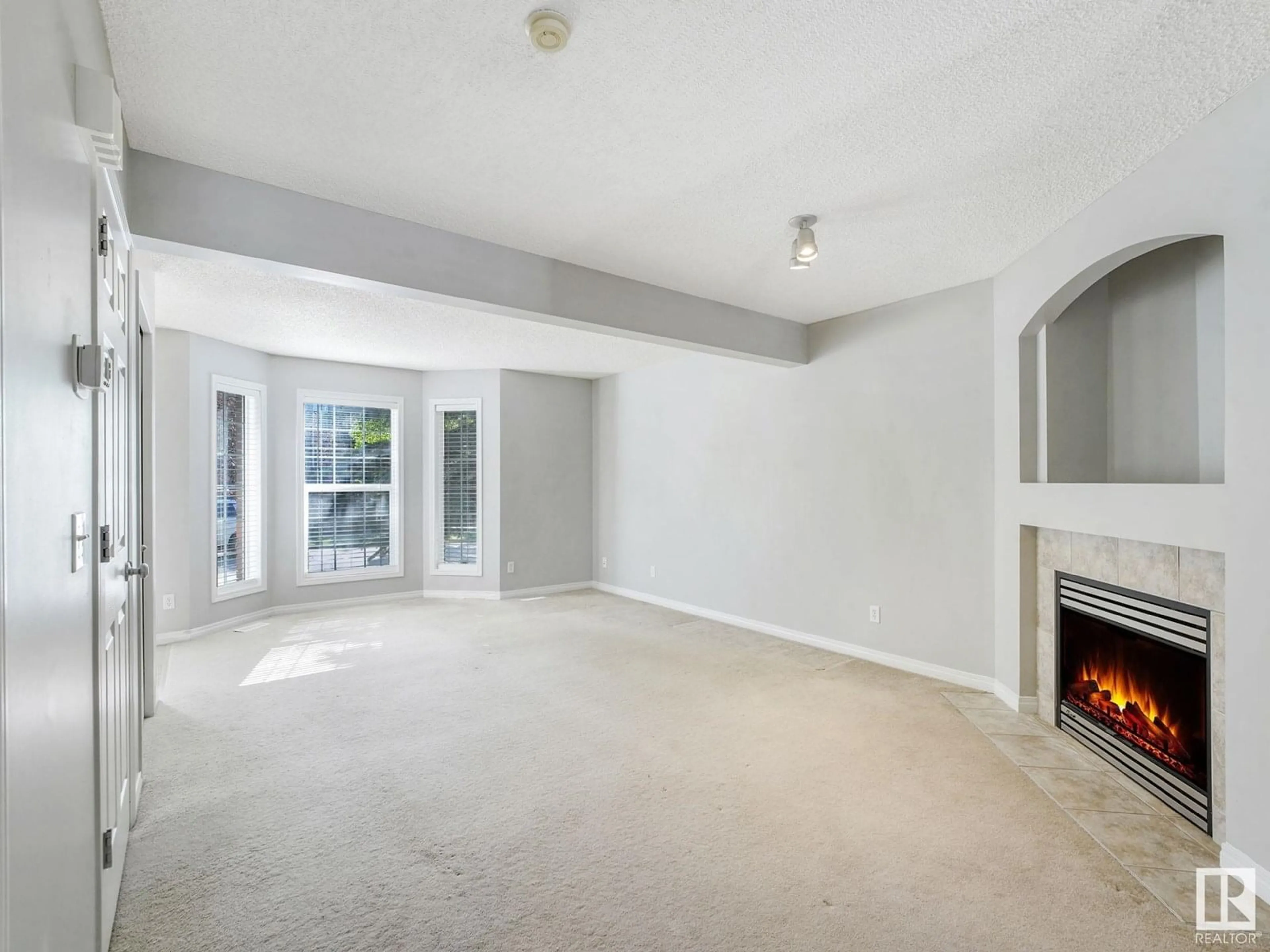A pic of a room for NW - 4788 TERWILLEGAR CM, Edmonton Alberta T6R3H7