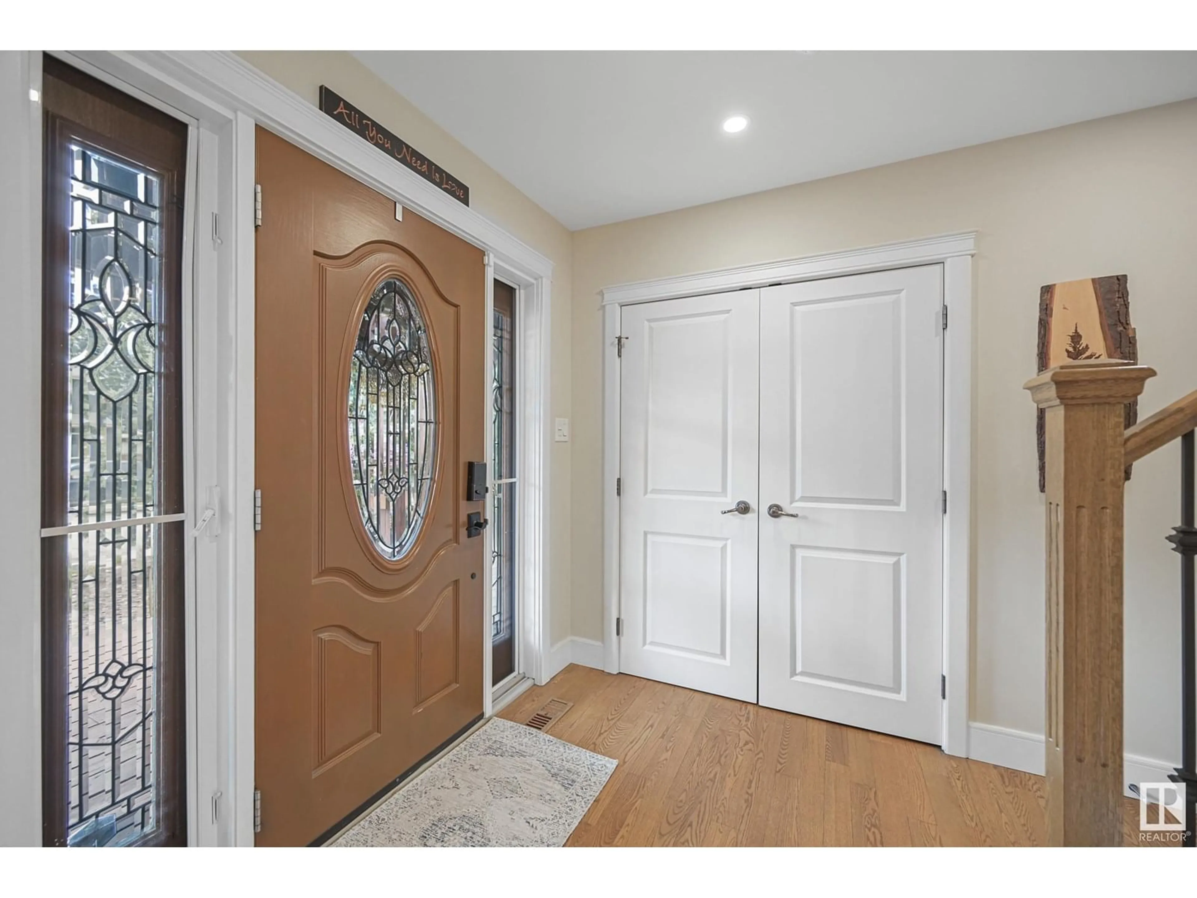 Indoor entryway for NW - 12408 39 AV, Edmonton Alberta T6J0N2