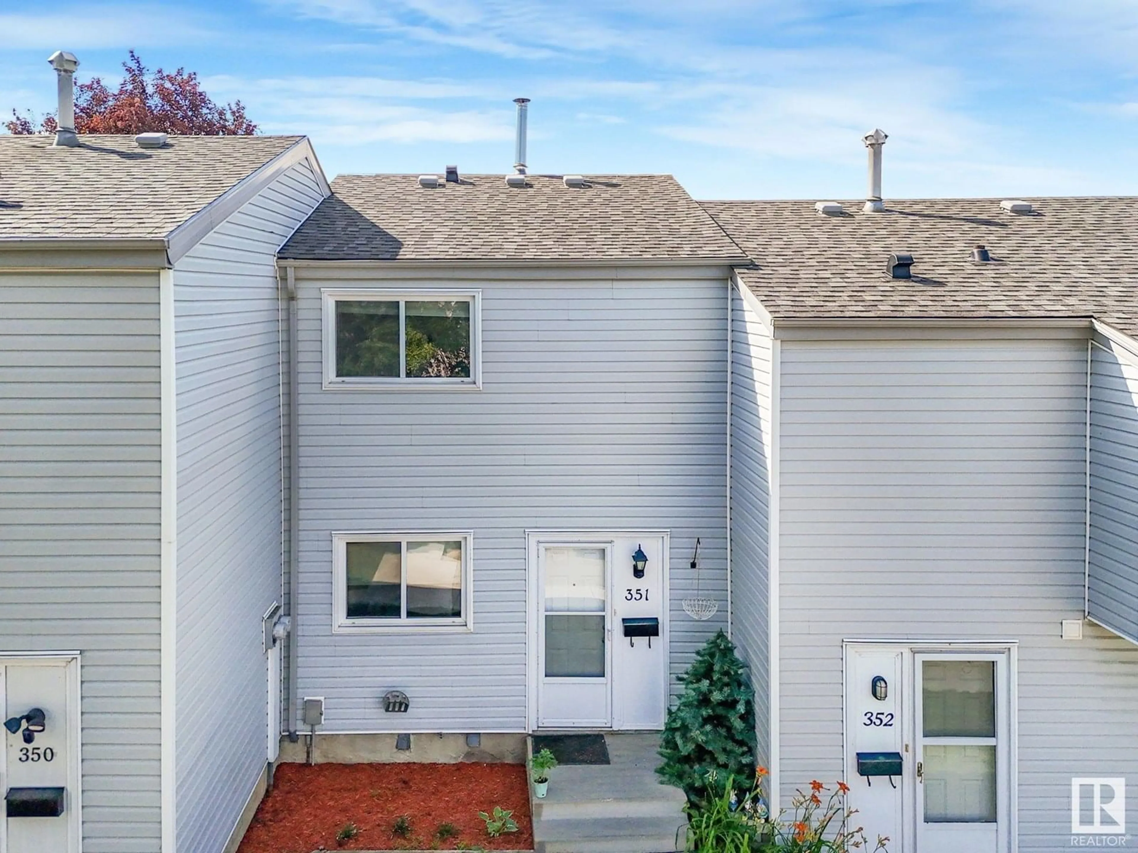Home with vinyl exterior material, street for 351 NORTHGATE TC, Edmonton Alberta T5E3E3