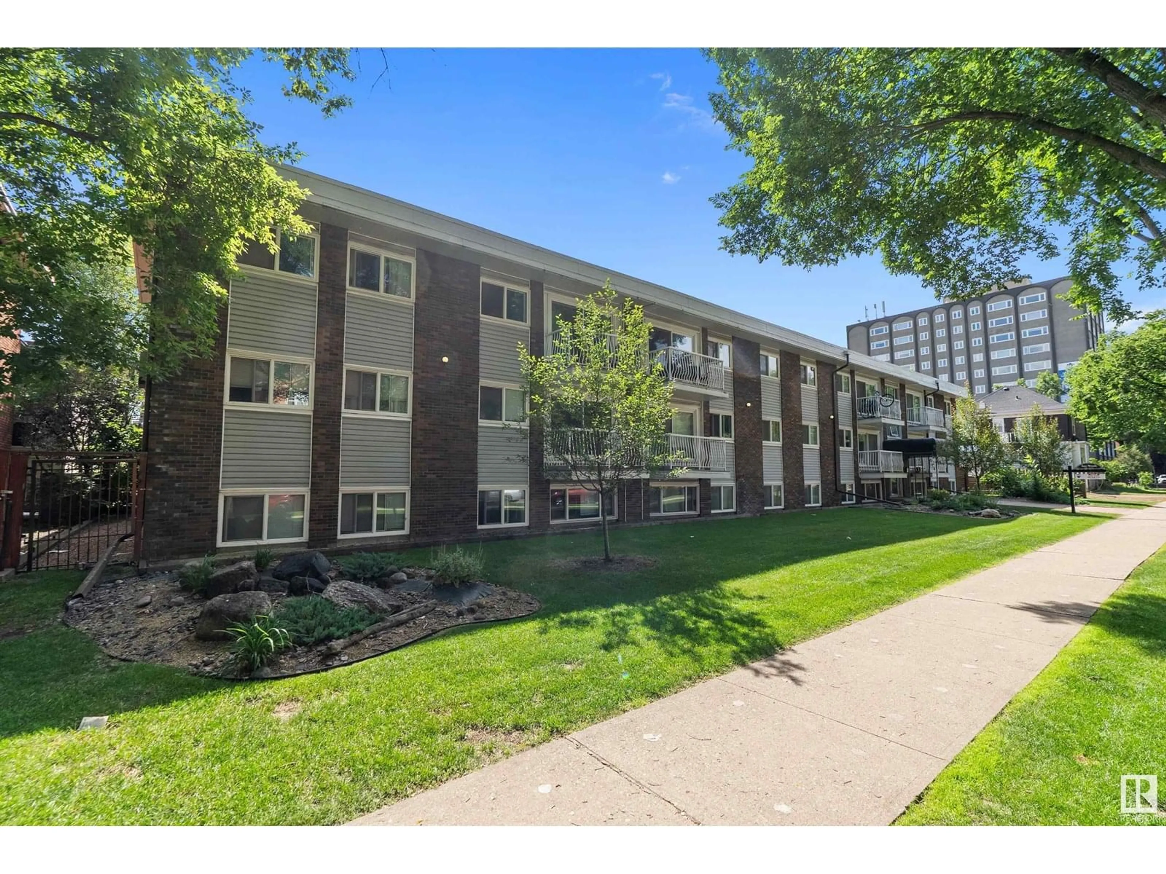 Patio, unknown for 210 - 10225 117 ST, Edmonton Alberta T5K1X7