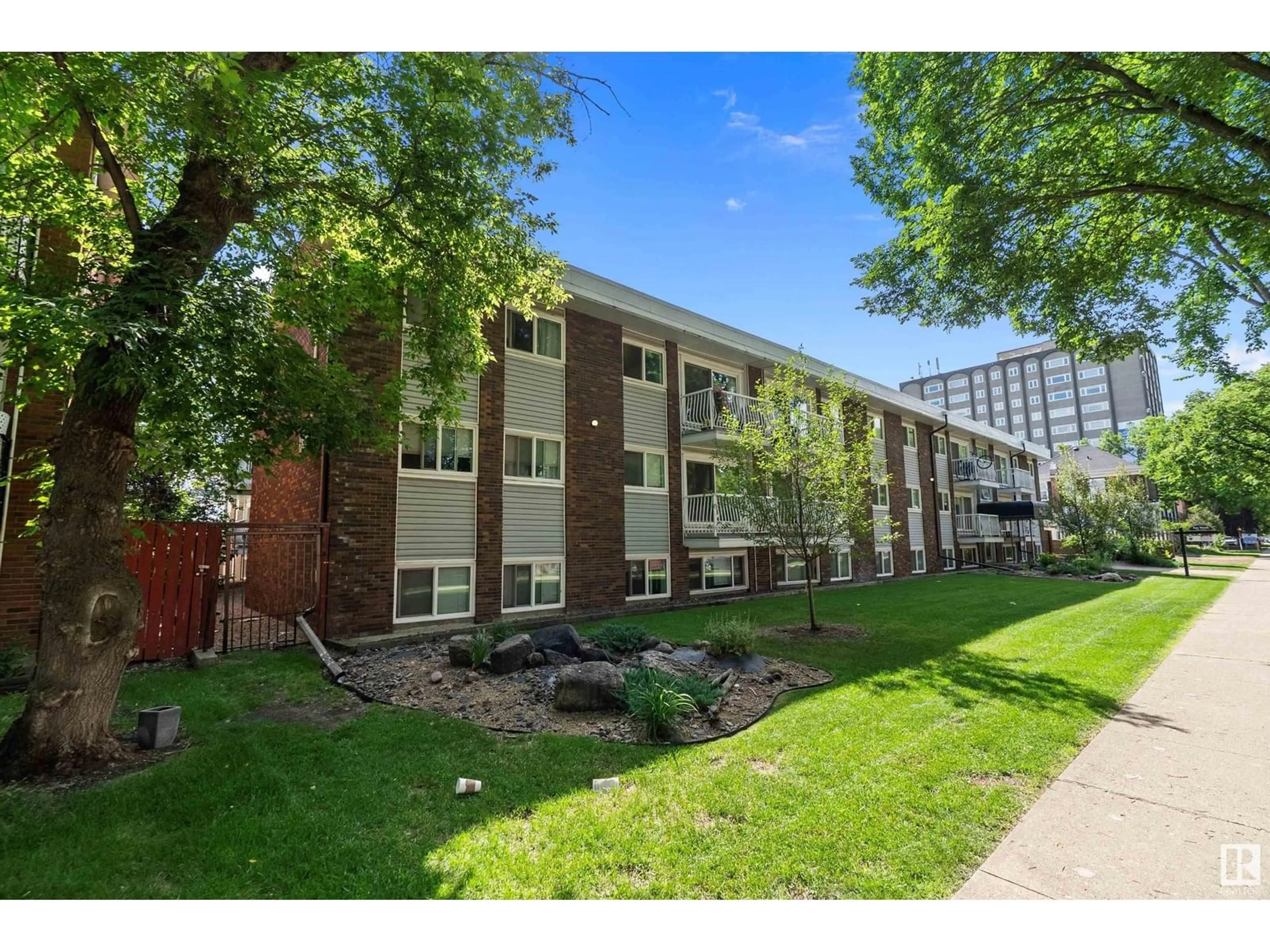Patio, street for 210 - 10225 117 ST, Edmonton Alberta T5K1X7