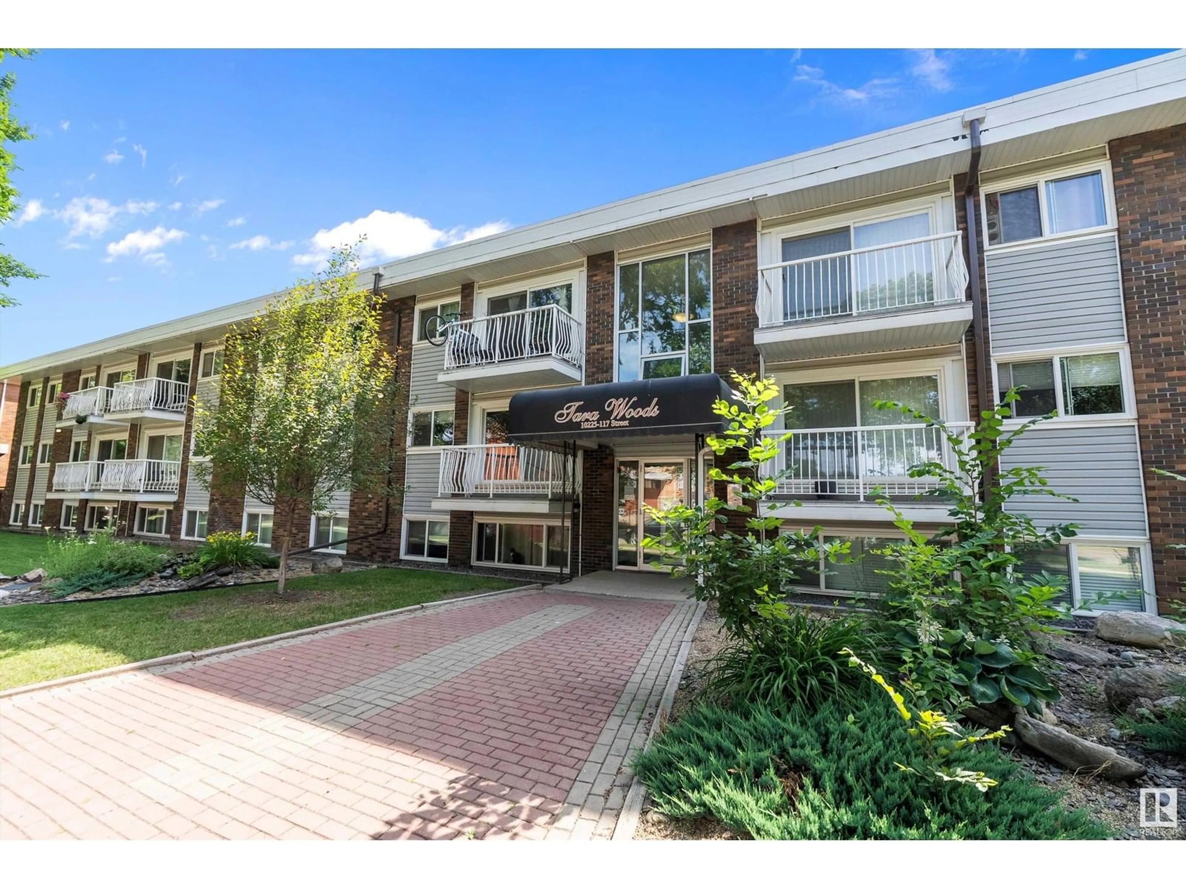 Patio, unknown for 210 - 10225 117 ST, Edmonton Alberta T5K1X7