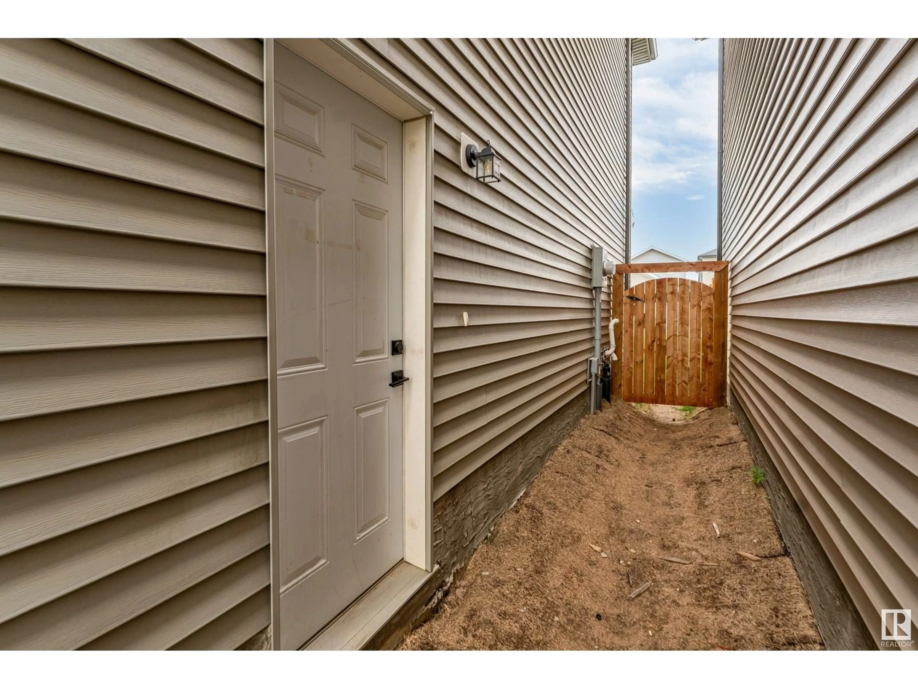 Storage room or clothes room or walk-in closet for 1689 CAVANAGH BV, Edmonton Alberta T6W4S6