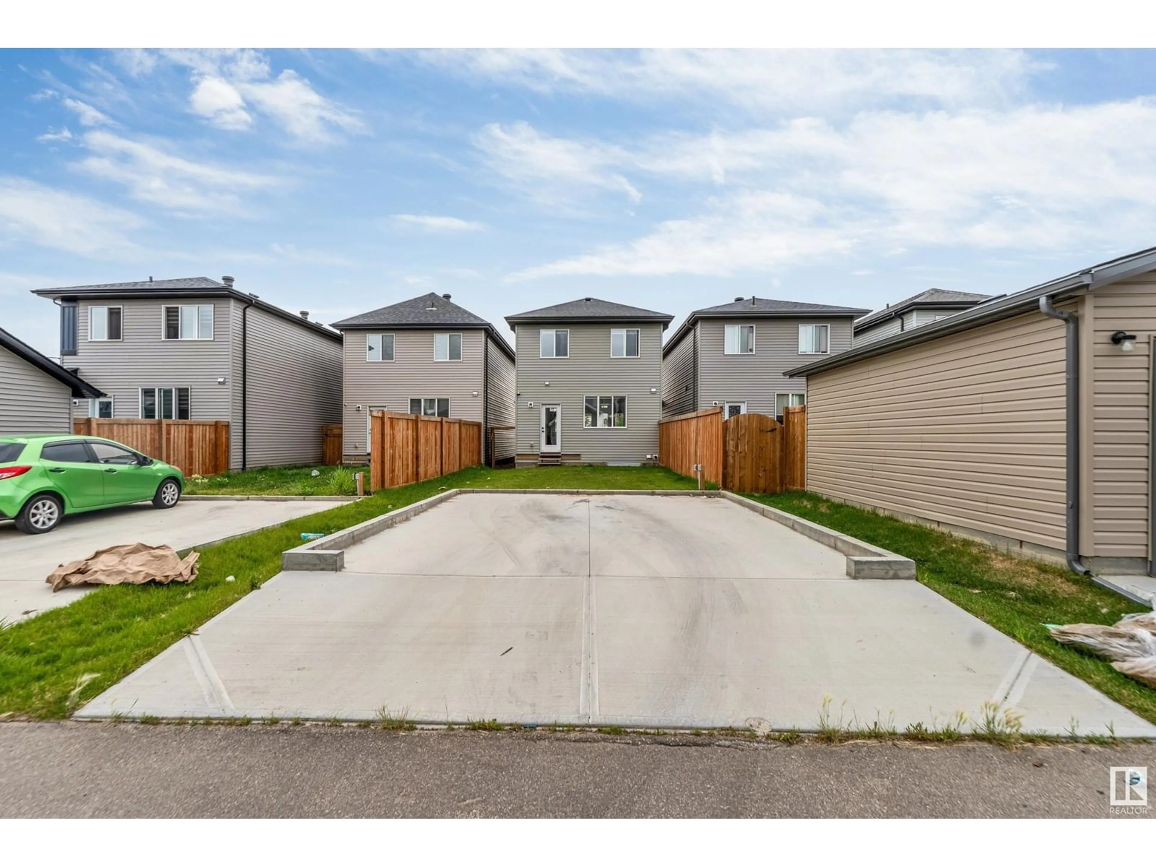 A pic from outside/outdoor area/front of a property/back of a property/a pic from drone, street for 1689 CAVANAGH BV, Edmonton Alberta T6W4S6