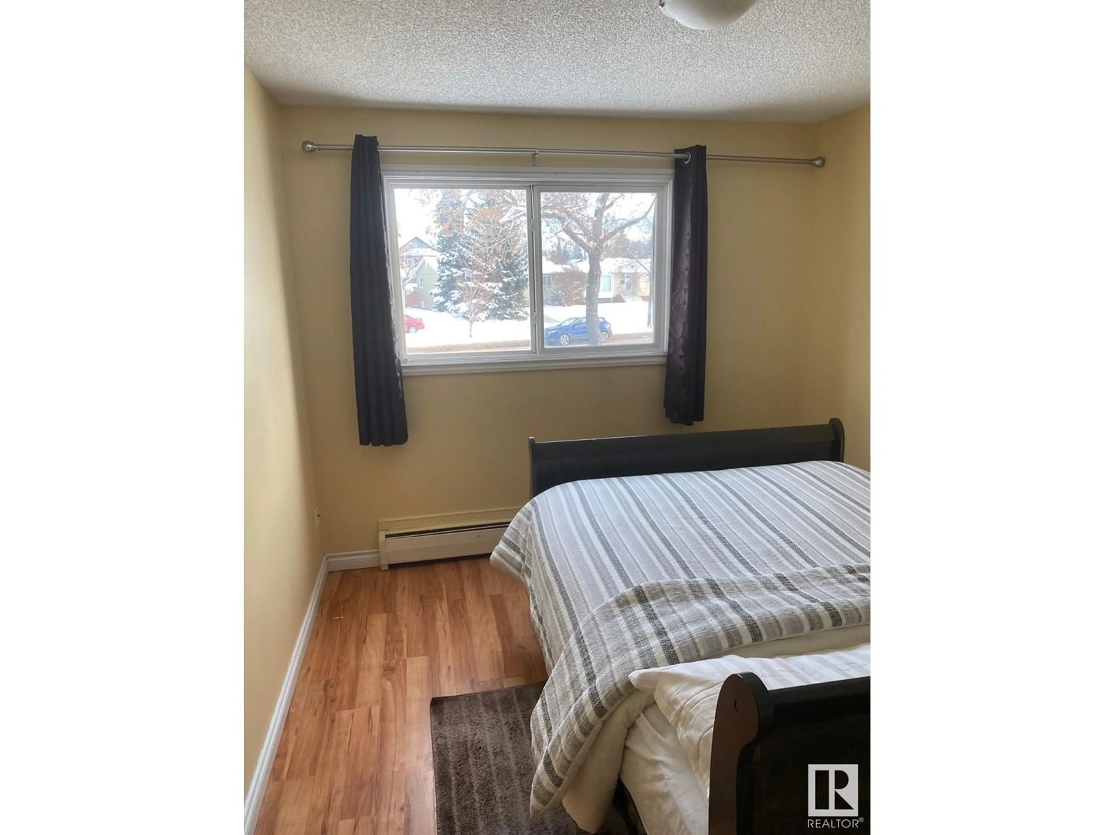 A pic of a room for 207 - 8930 149 ST, Edmonton Alberta T5R1B8