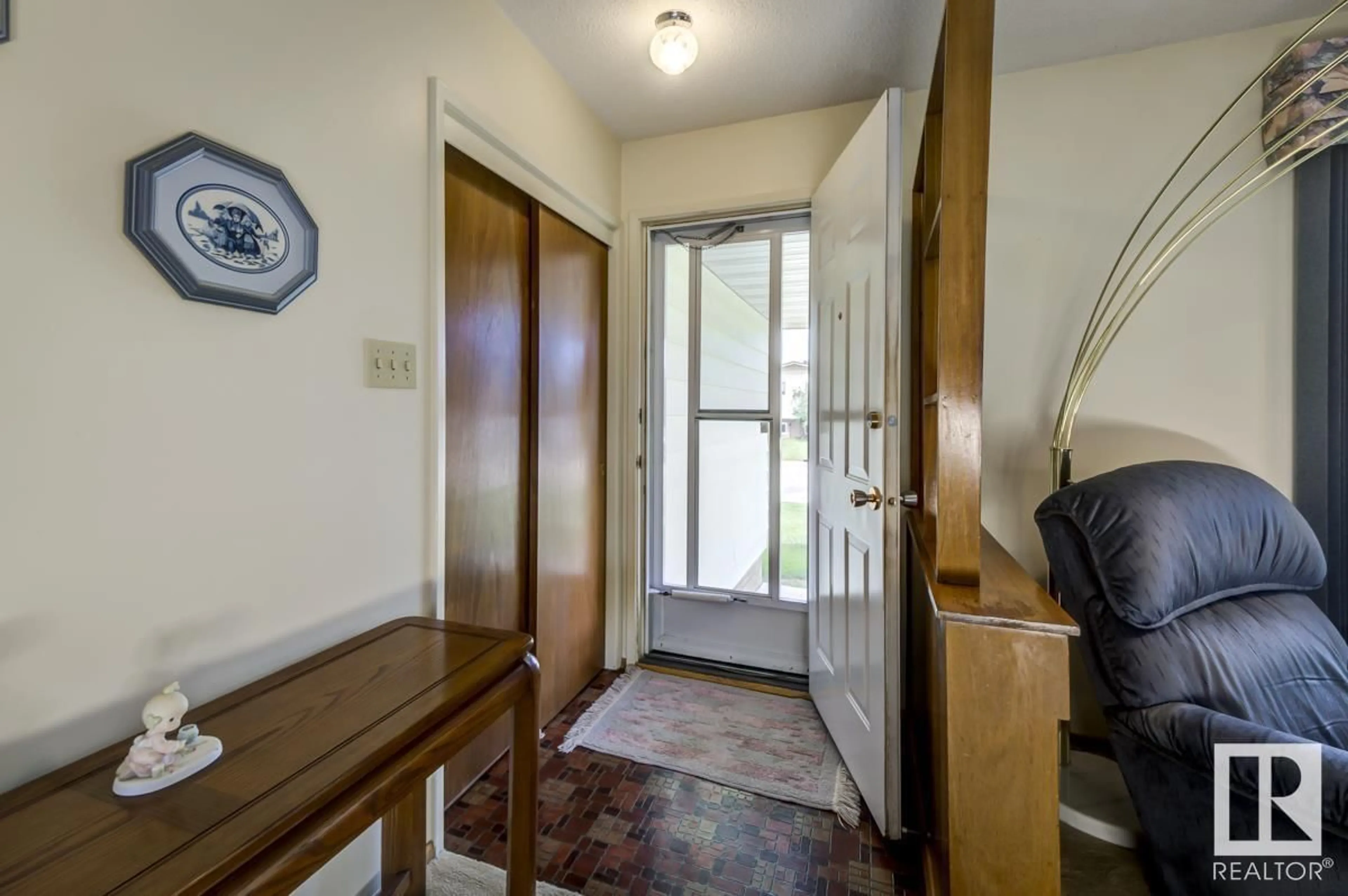 Indoor entryway for 16523 79A AV, Edmonton Alberta T5R3J2