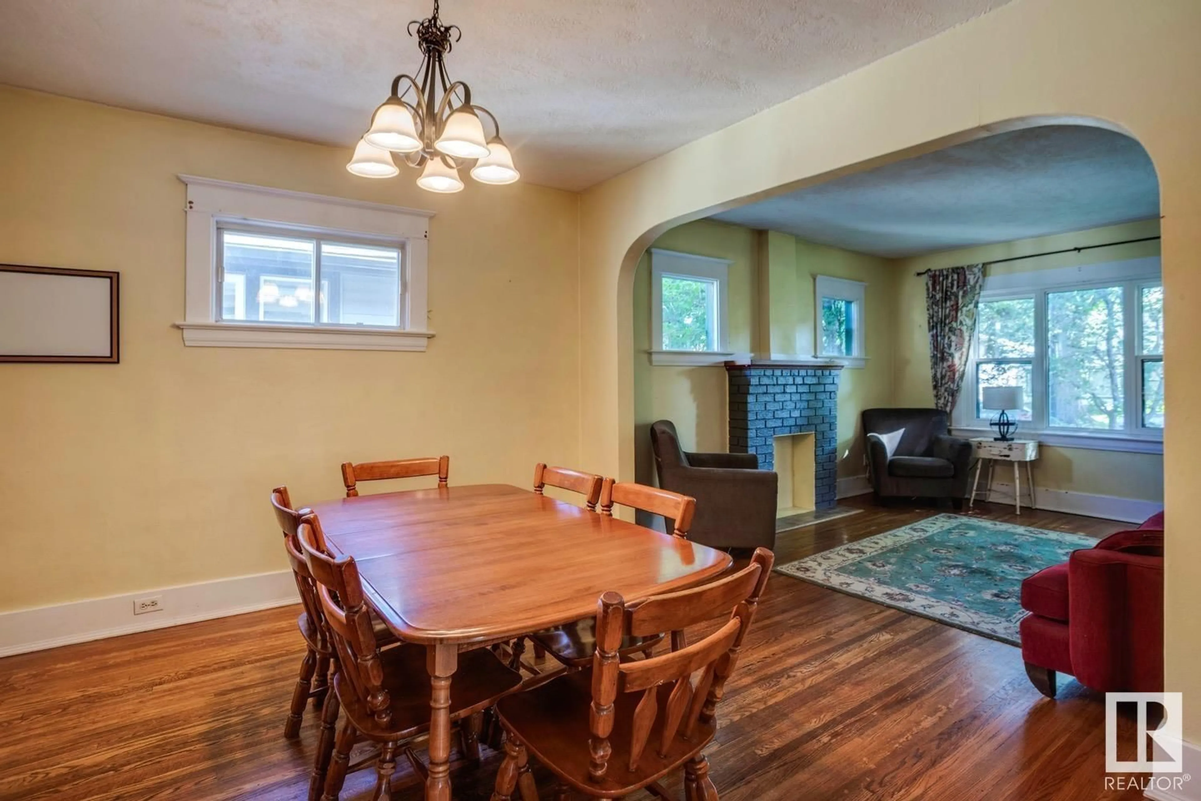 Dining room, wood/laminate floor for NW - 11312 66 ST, Edmonton Alberta T5B1H6