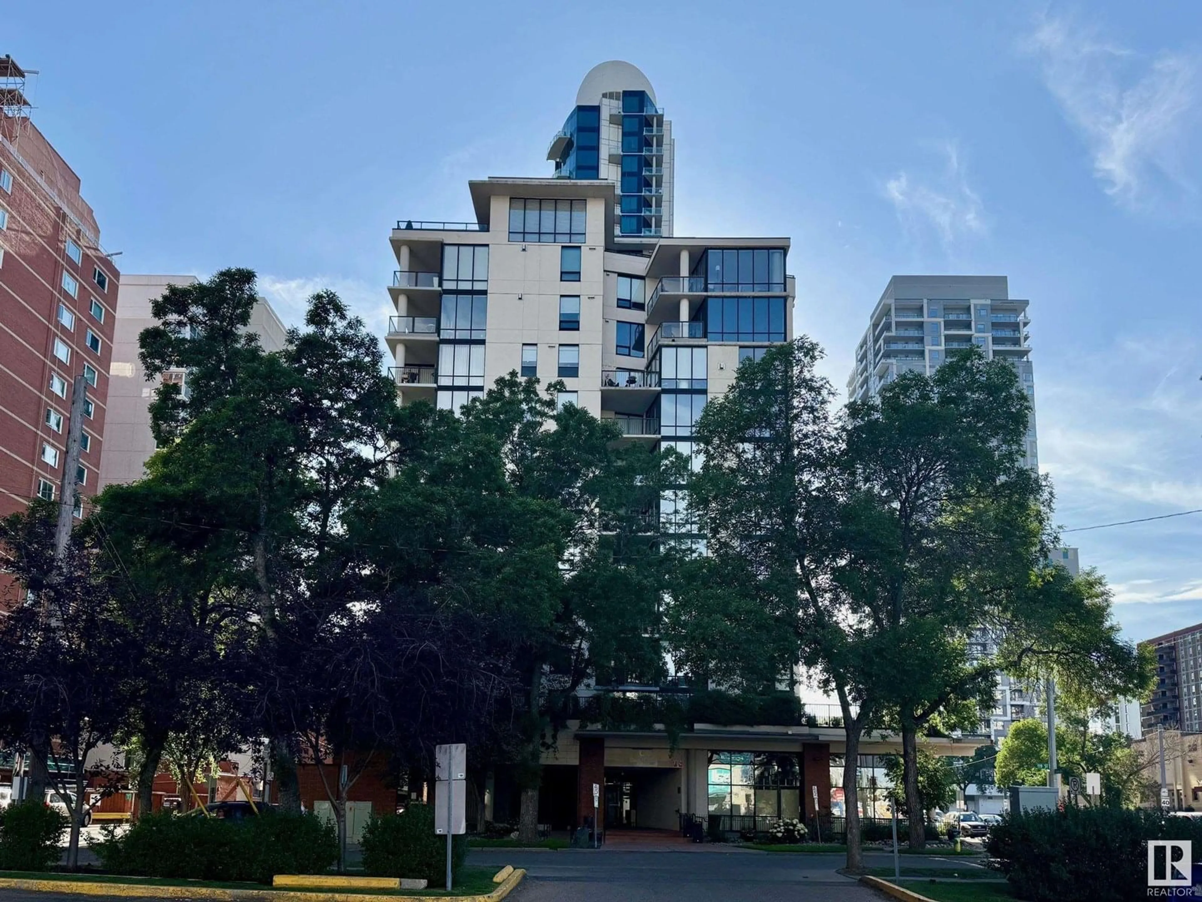 Indoor foyer for 10028 - 601 119 ST, Edmonton Alberta T5K1Y8