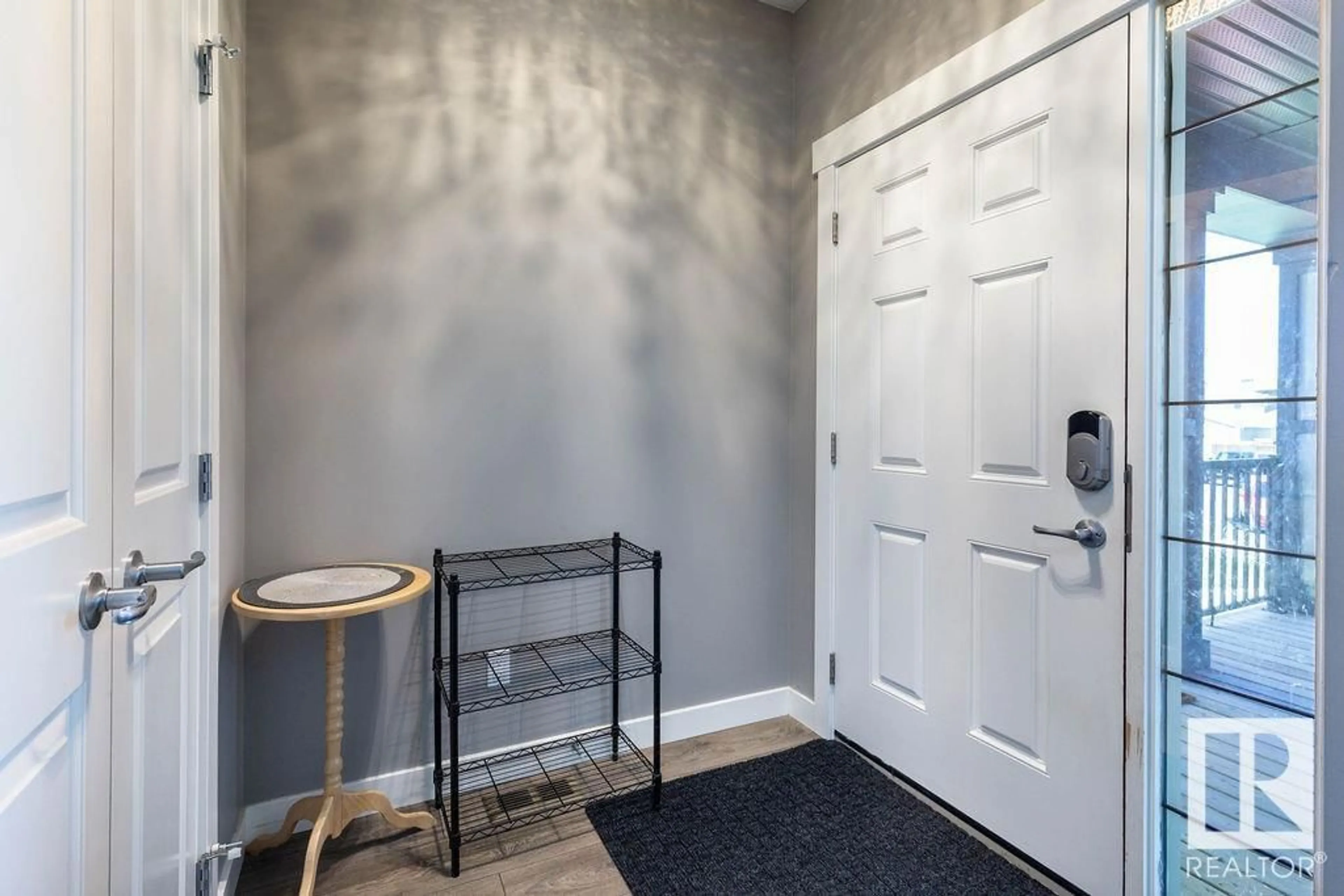 Indoor entryway for 17804 59 ST, Edmonton Alberta T5Y0W8
