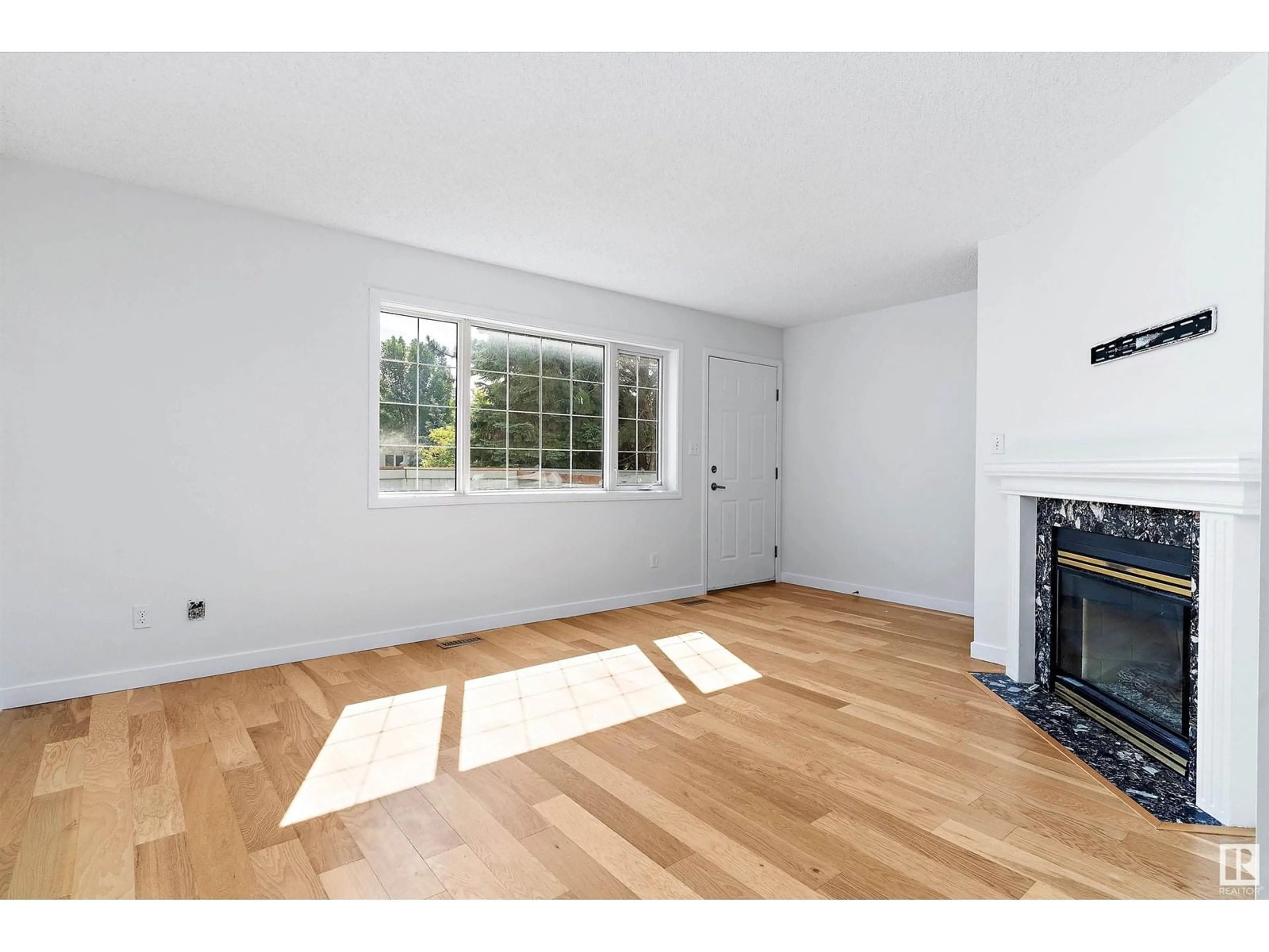 A pic of a room for 4023 38 ST, Edmonton Alberta T6L6W8