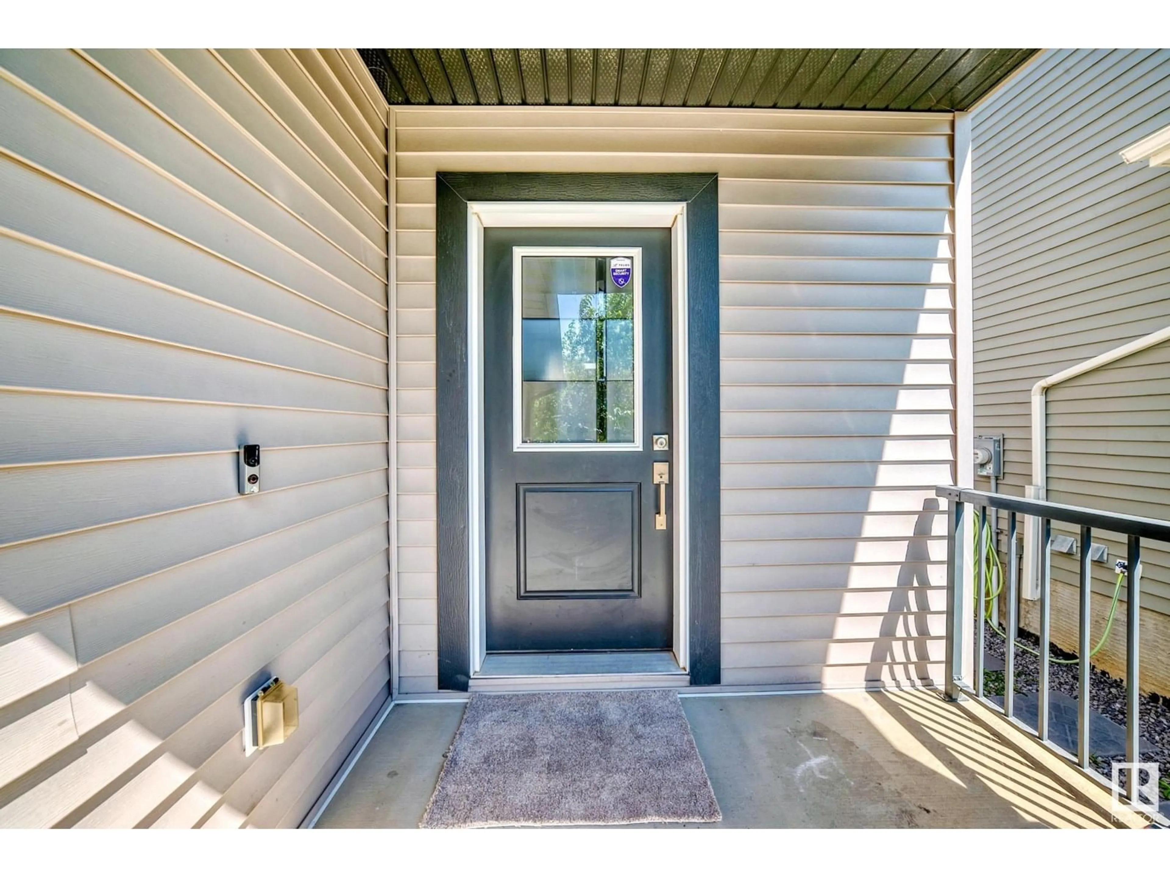 Indoor entryway for 8579 CUSHING PL, Edmonton Alberta T6W3R4