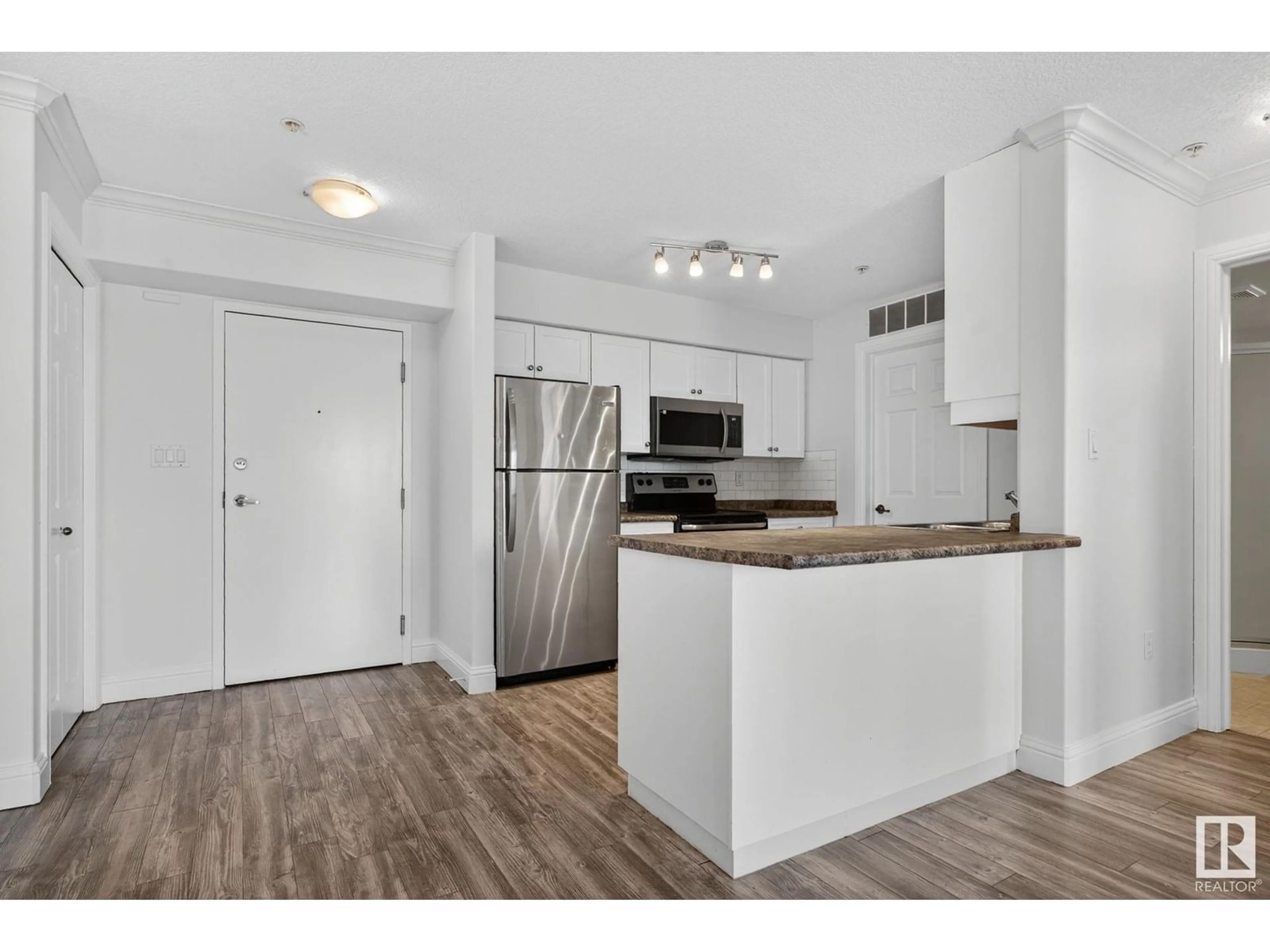 Standard kitchen, wood/laminate floor for 310 - 13111 140 AV, Edmonton Alberta T6V0B1