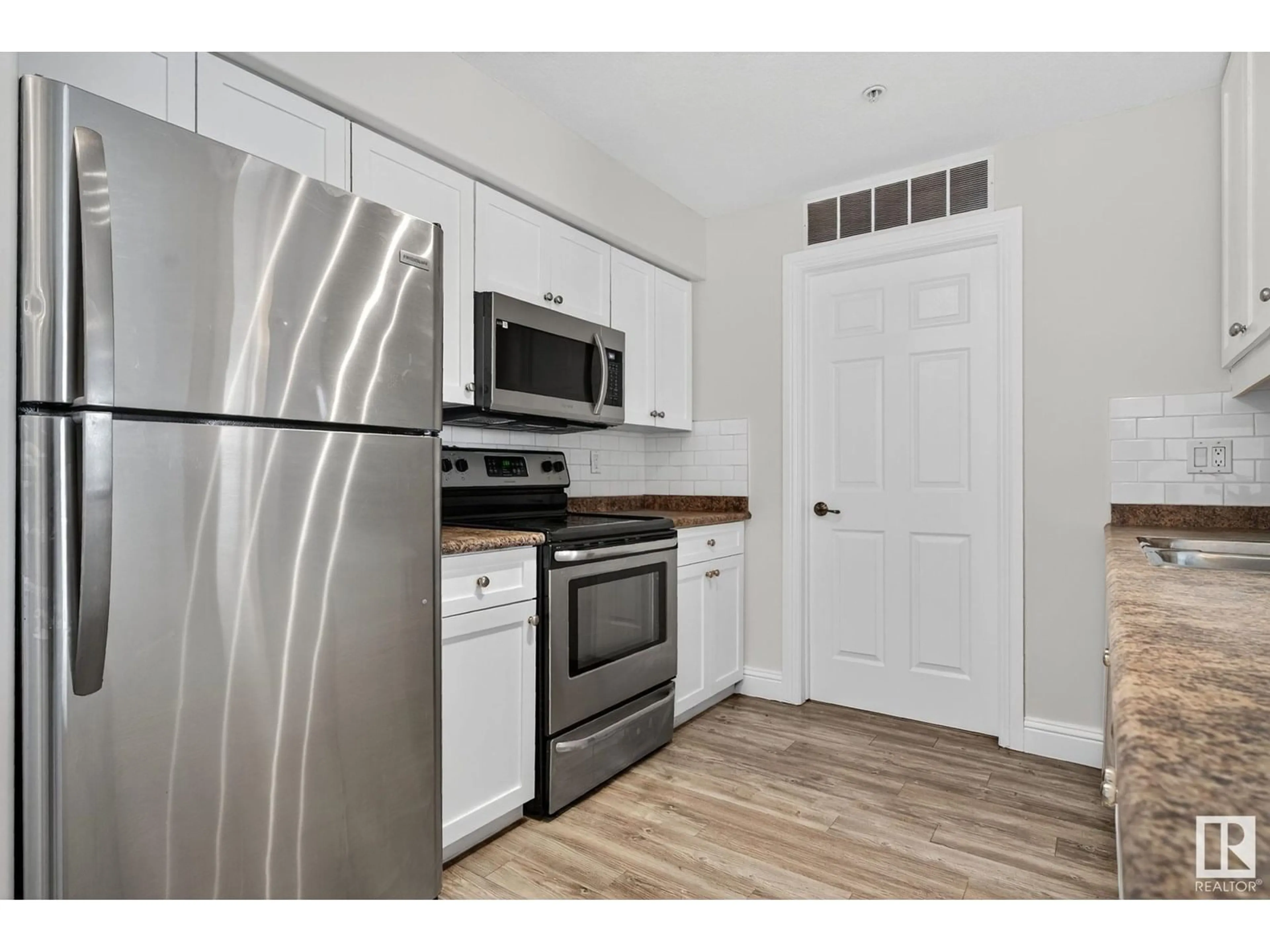 Standard kitchen, unknown for 310 - 13111 140 AV, Edmonton Alberta T6V0B1