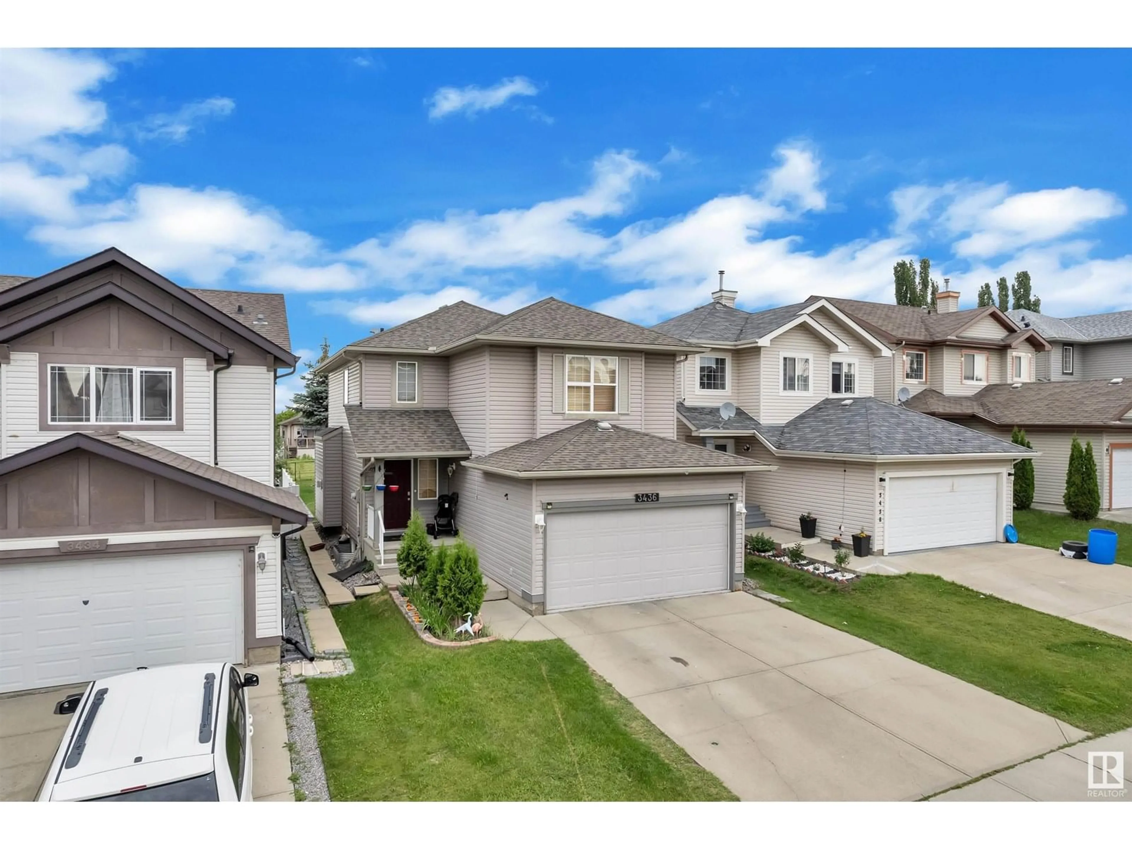 A pic from outside/outdoor area/front of a property/back of a property/a pic from drone, street for 3436 28 ST, Edmonton Alberta T6T1T8