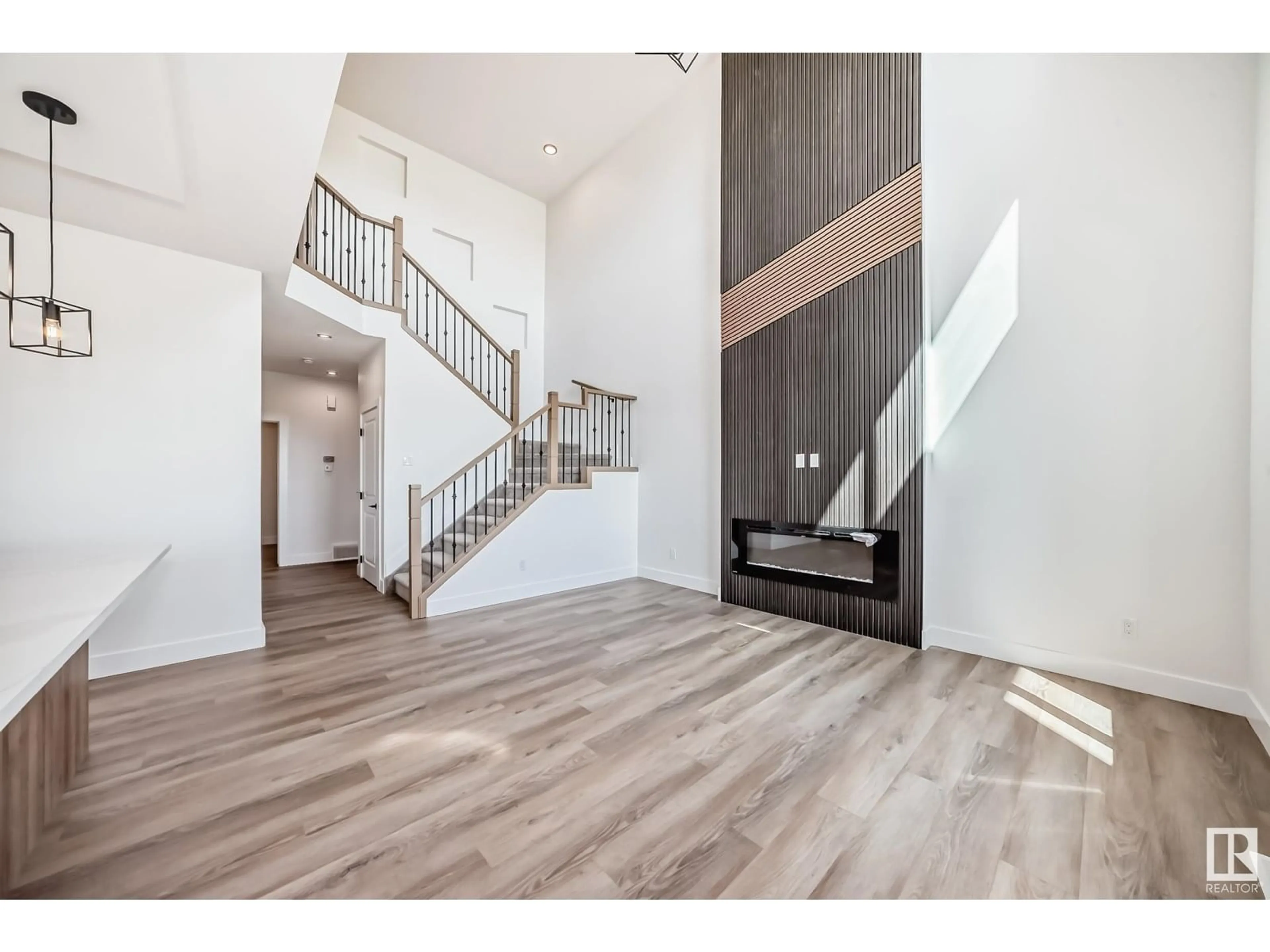 Indoor entryway for 325 BLUFF CV, Leduc Alberta T9E1R5