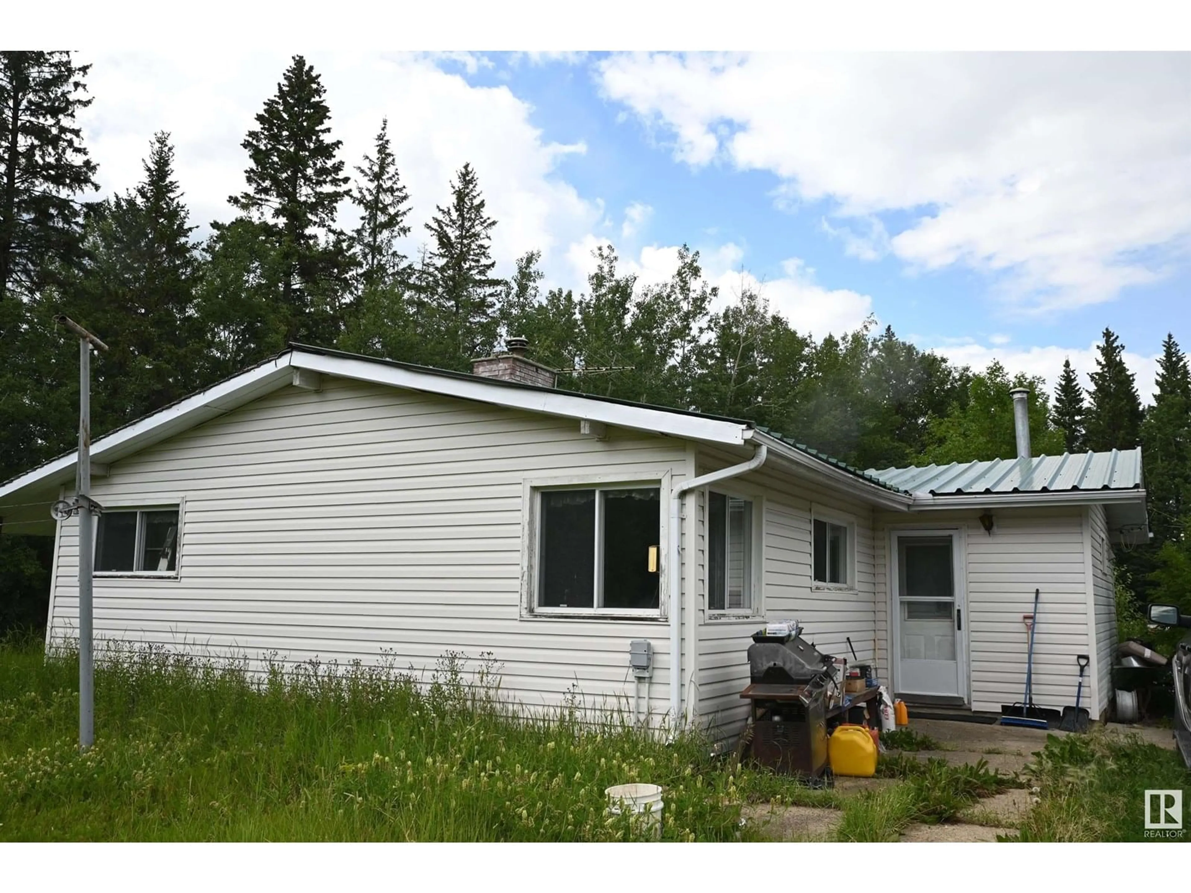 Home with vinyl exterior material, unknown for 21537 WYE RD, Rural Strathcona County Alberta T8E2J2