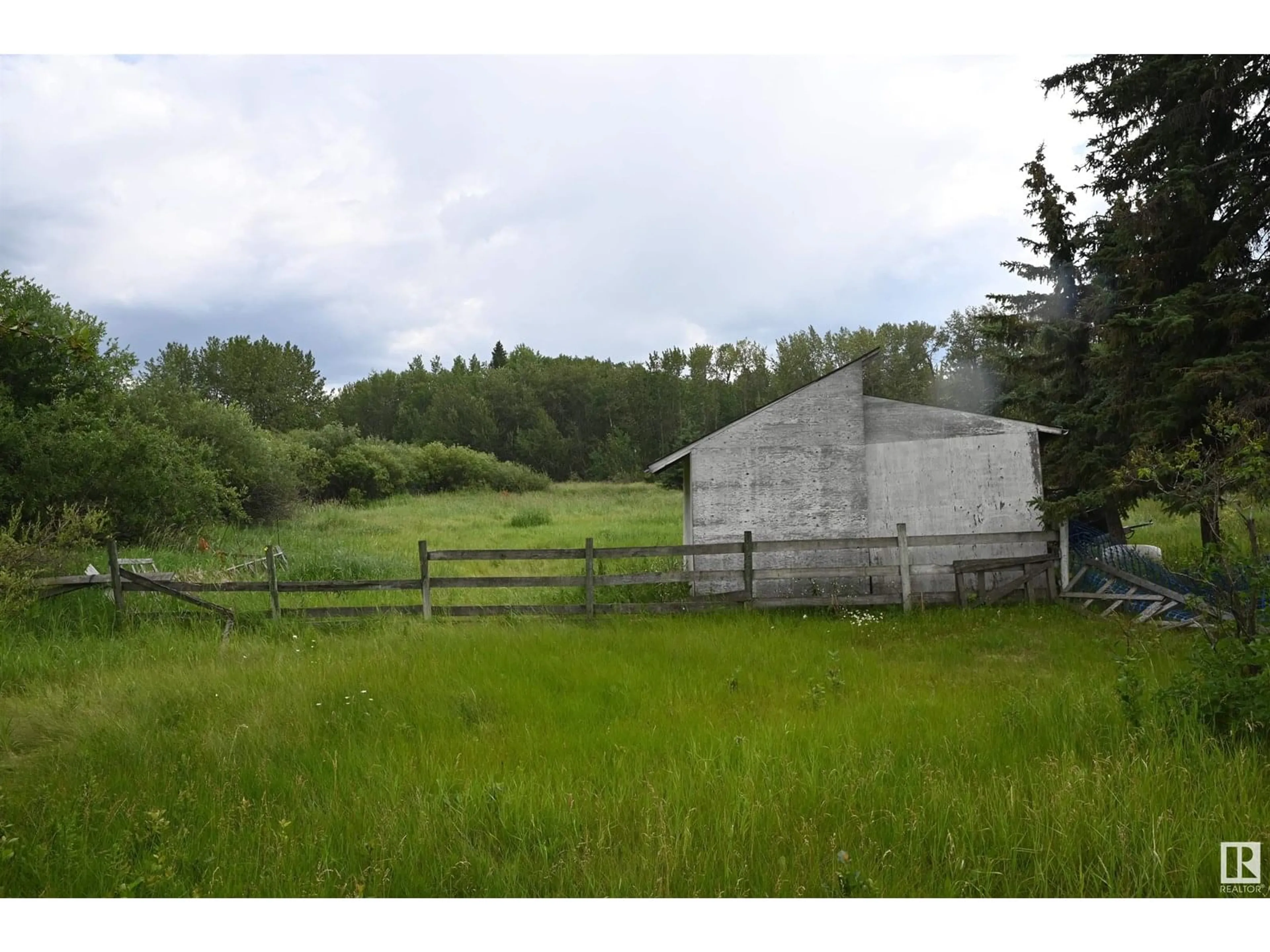 Shed for 21537 WYE RD, Rural Strathcona County Alberta T8E2J2