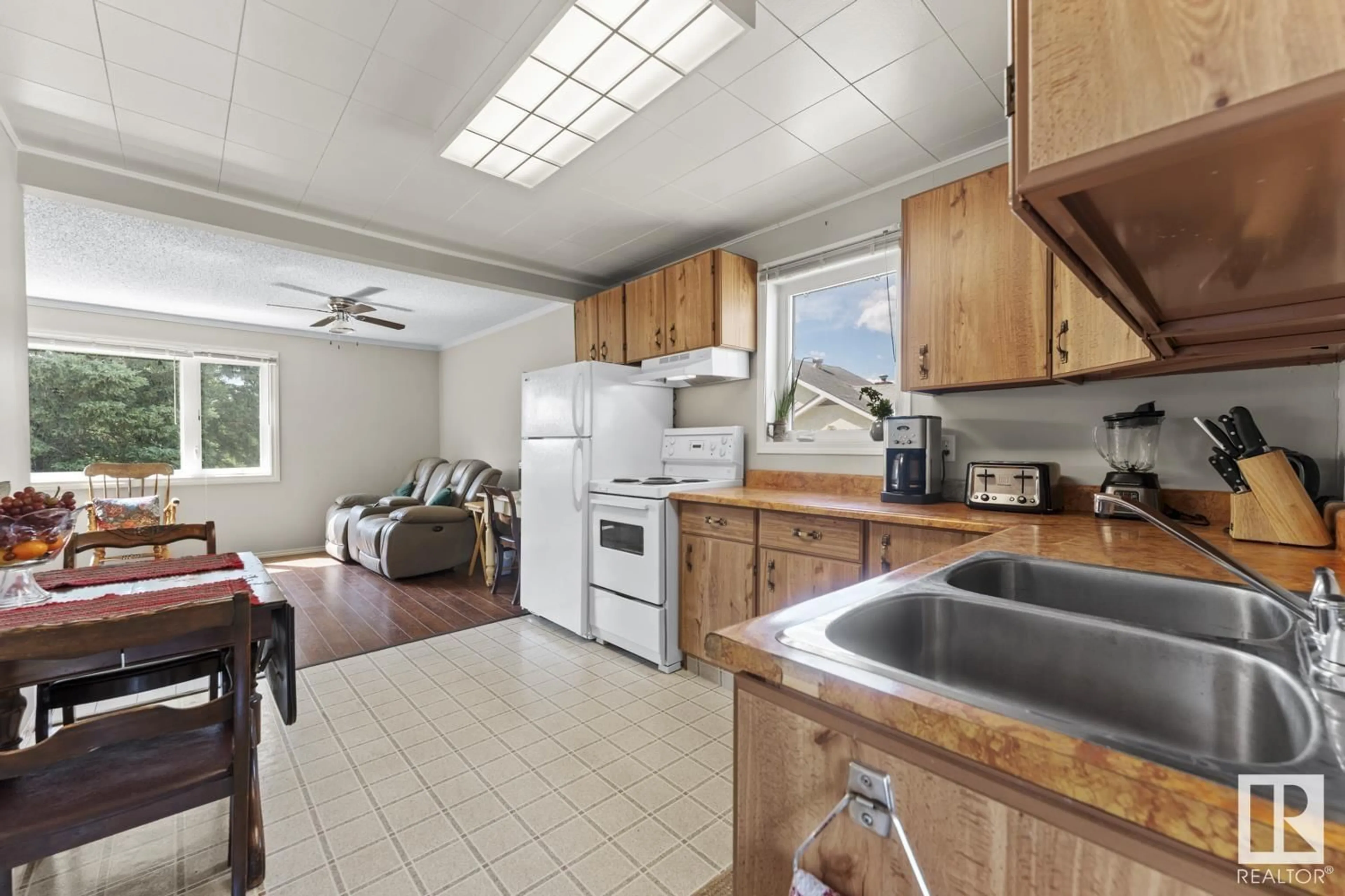 Standard kitchen, ceramic/tile floor for 6006 50 AV, Cold Lake Alberta T9M1P1