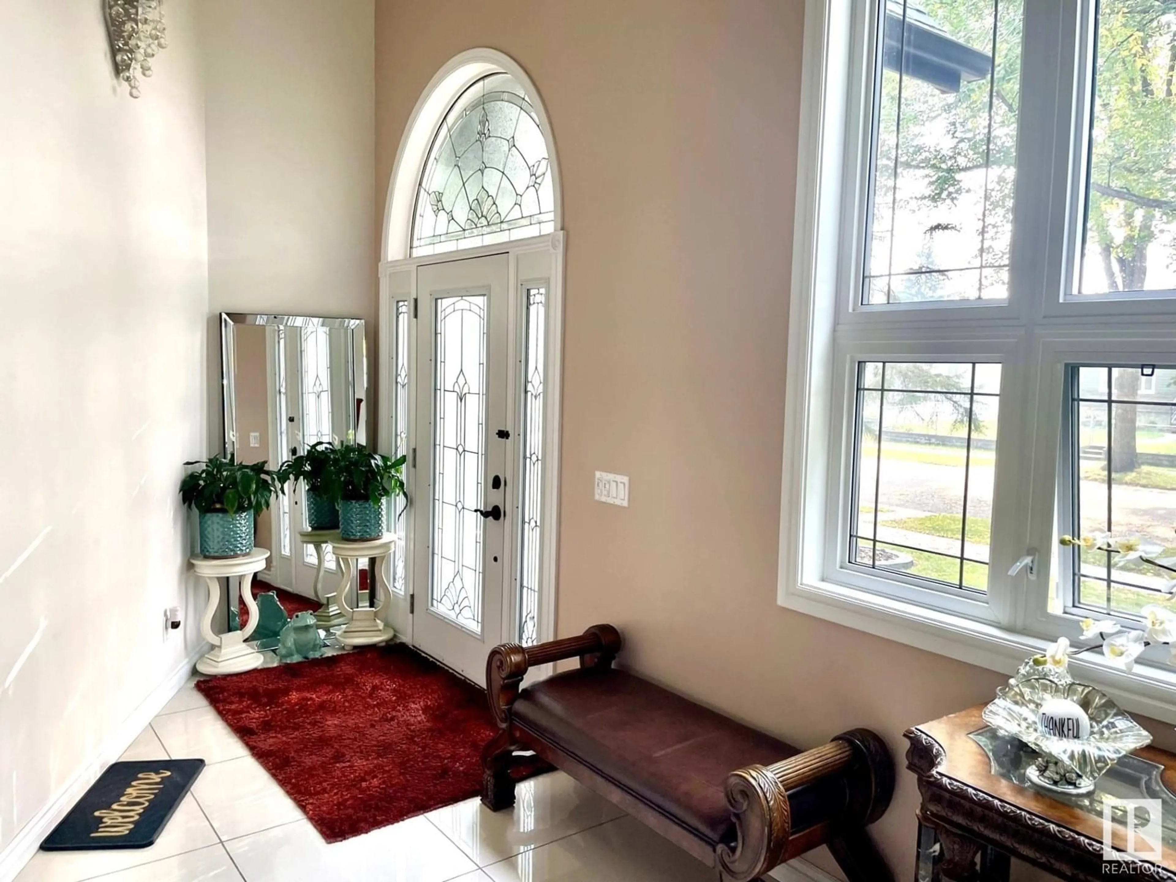 Indoor entryway for 9720 65 AV, Edmonton Alberta T6E0K6