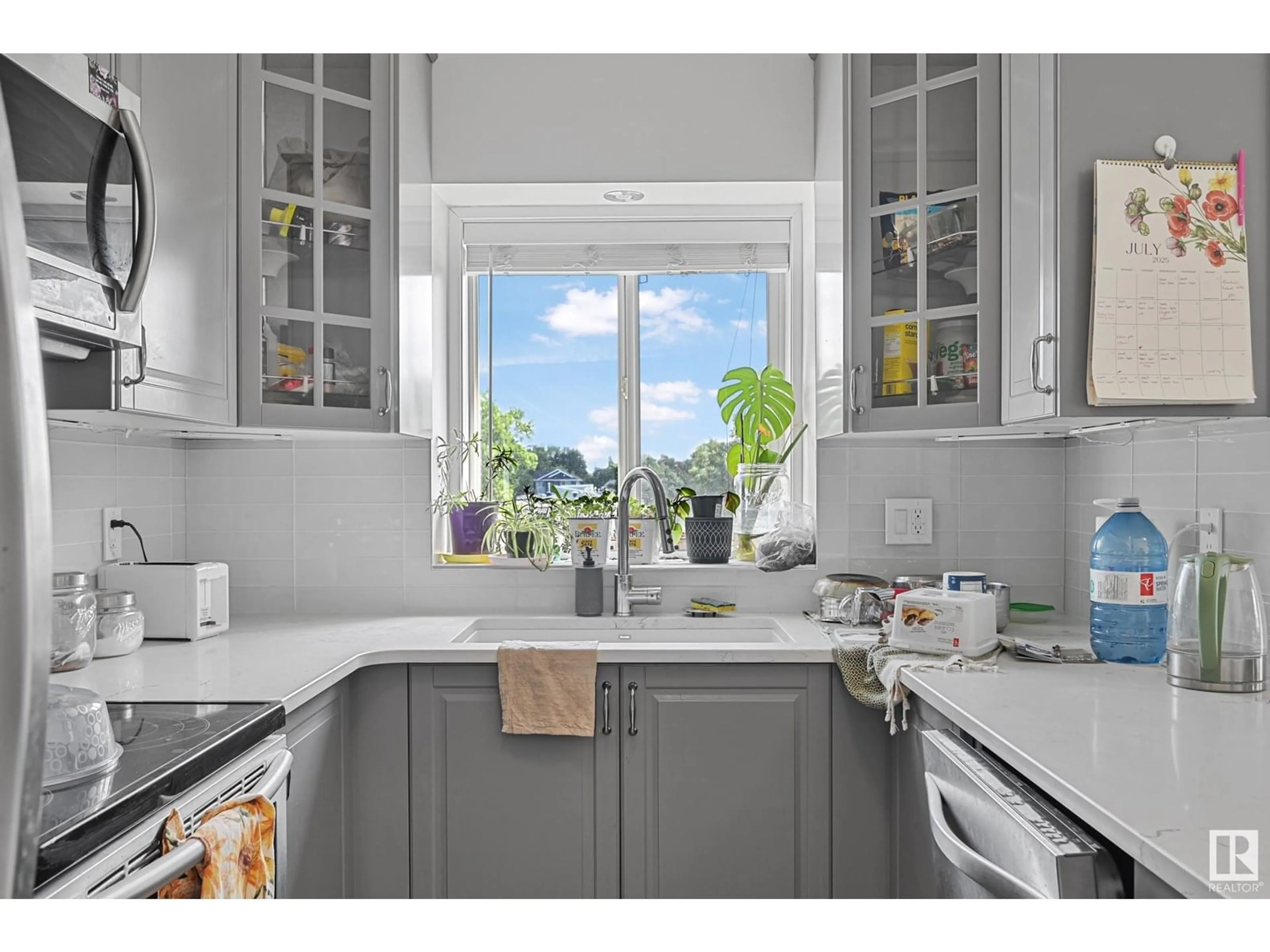 Contemporary kitchen, ceramic/tile floor for 303 - 10719 80 AV, Edmonton Alberta T6E1V7