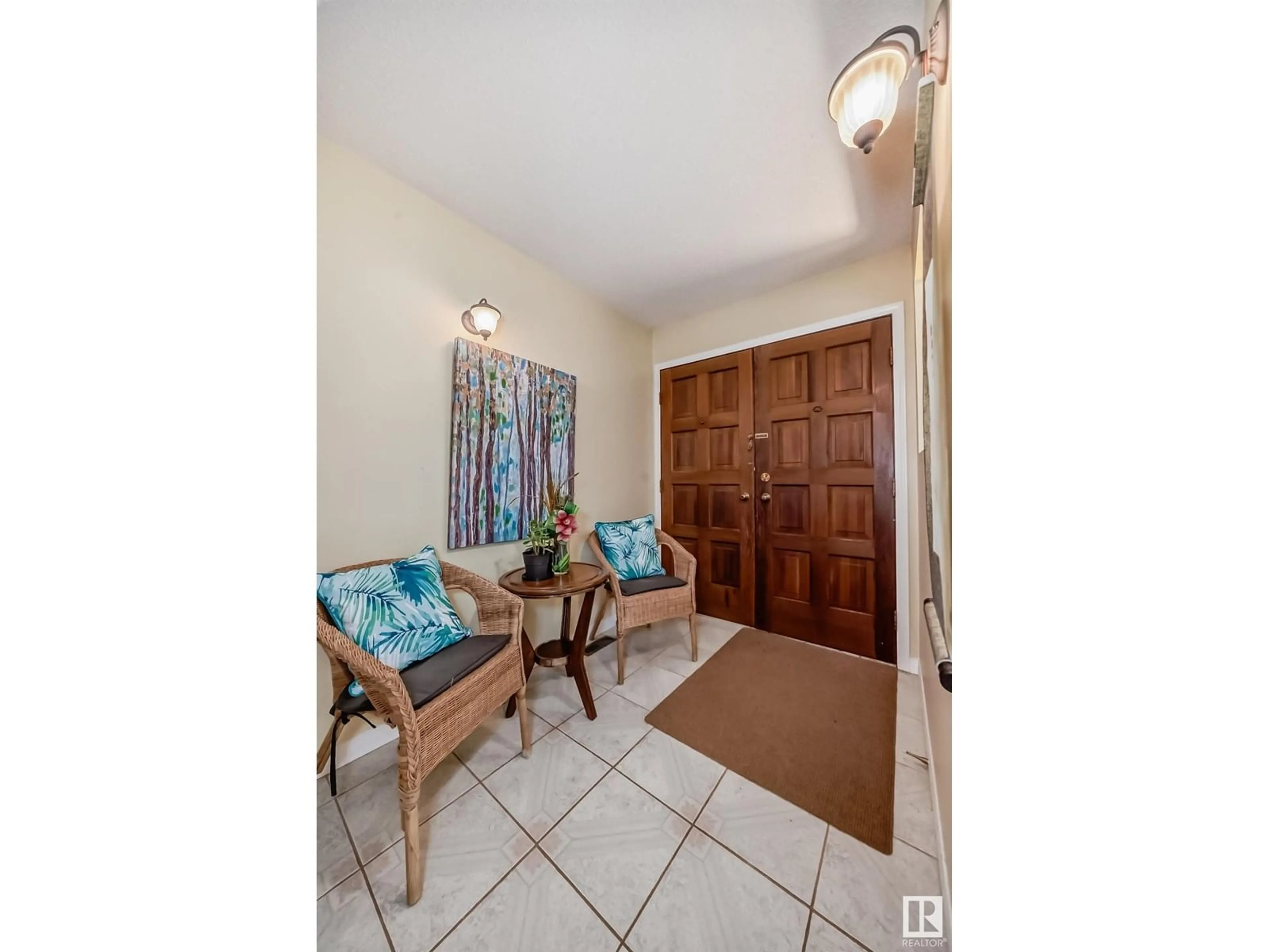 Indoor entryway for 97 52131 RGE ROAD 210, Rural Strathcona County Alberta T8A1A2