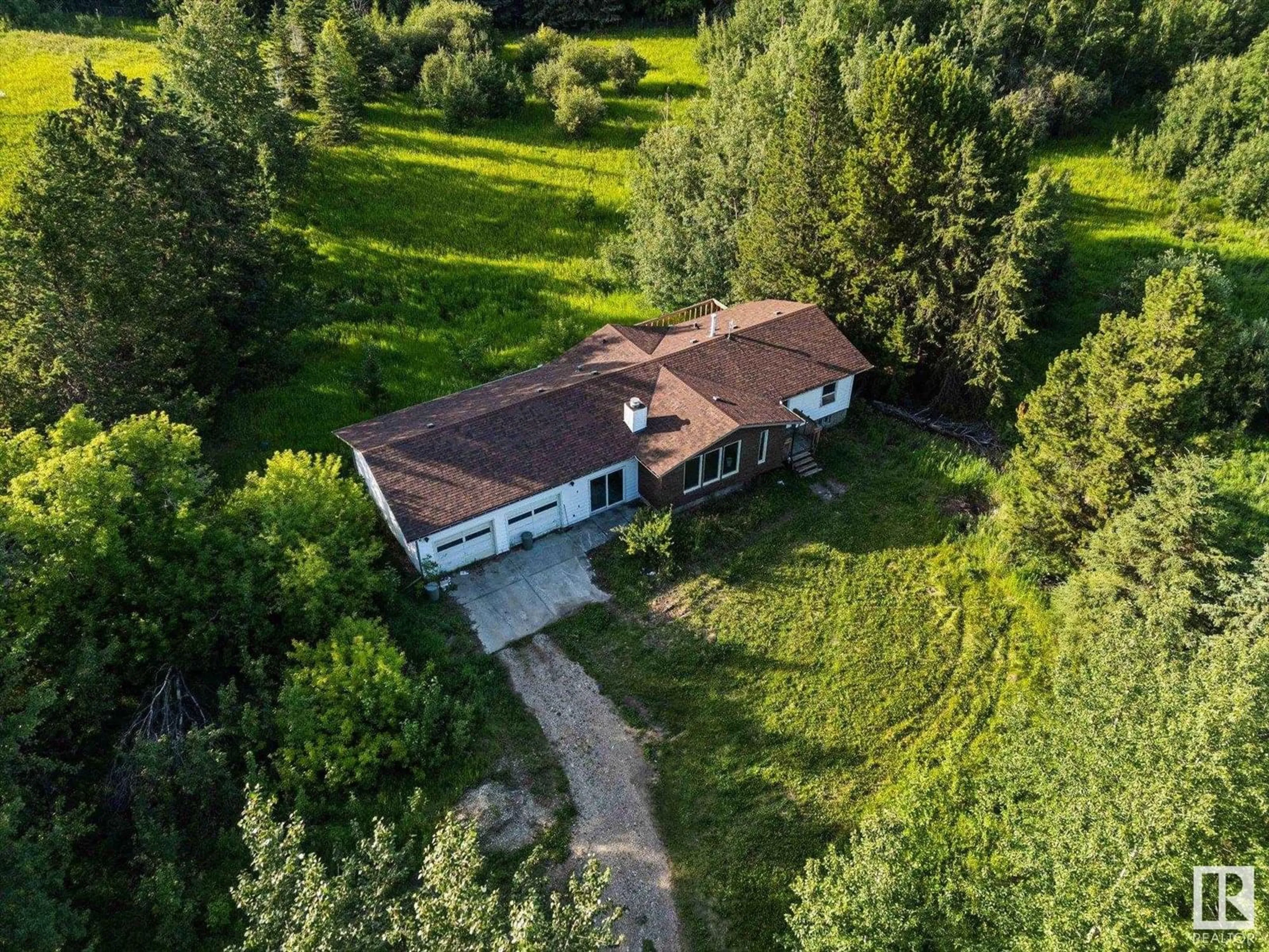 A pic from outside/outdoor area/front of a property/back of a property/a pic from drone, unknown for 53127 - 23 RANGE ROAD 12, Rural Parkland County Alberta T7Y2T1