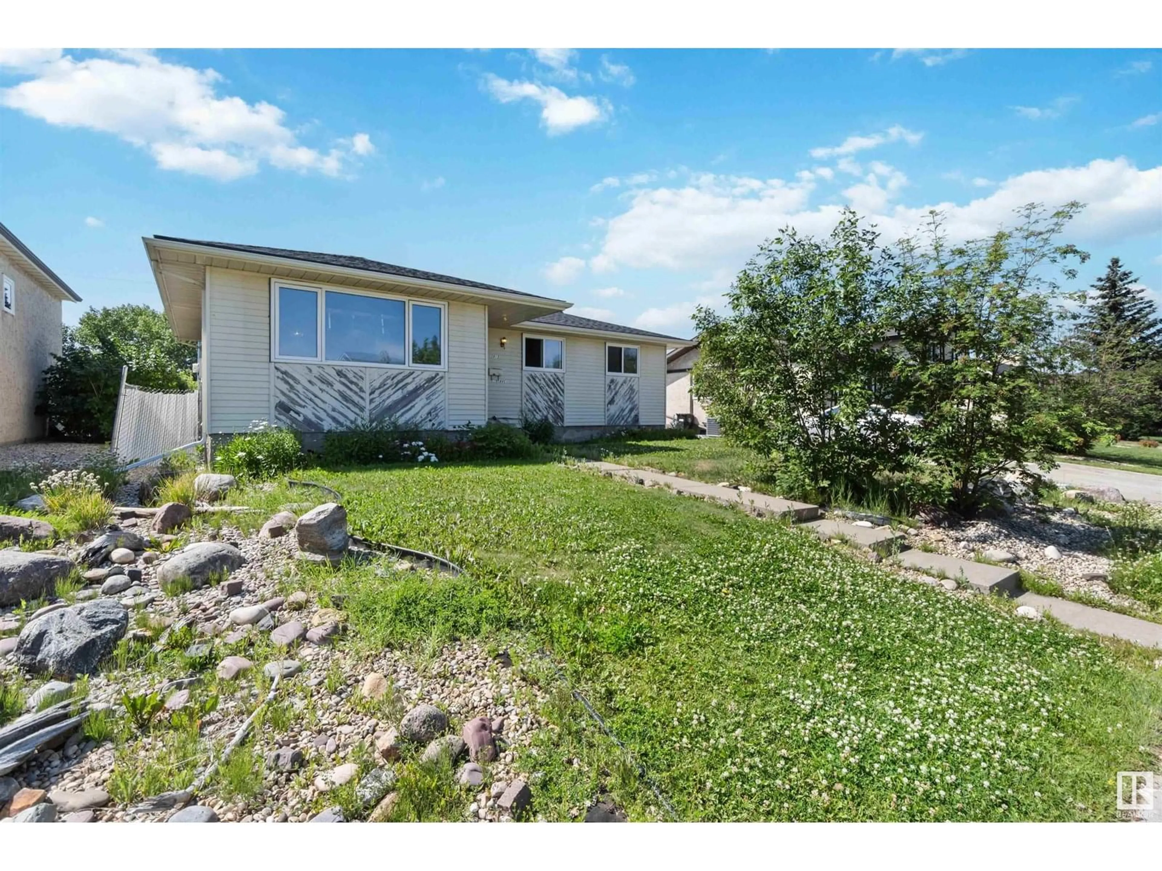 A pic from outside/outdoor area/front of a property/back of a property/a pic from drone, street for 3913 39 AV, Leduc Alberta T9E4W7