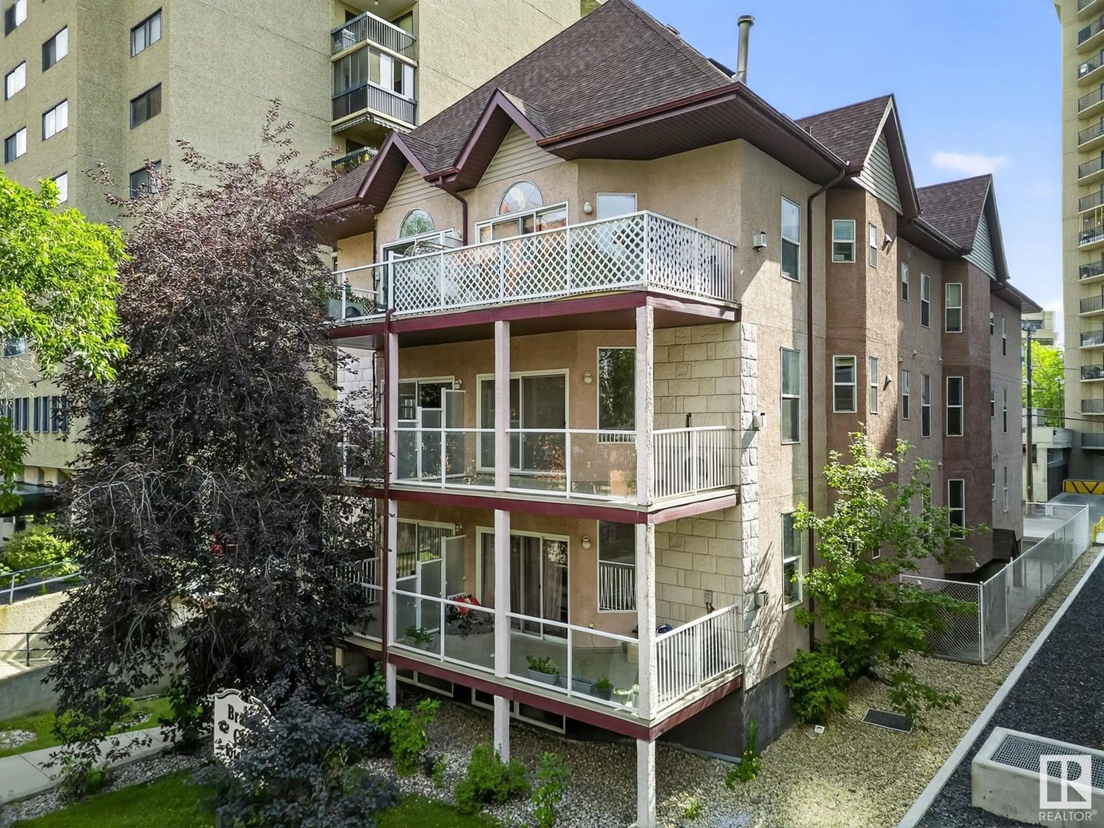 A pic from outside/outdoor area/front of a property/back of a property/a pic from drone, unknown for #201 - 10145 114 ST, Edmonton Alberta T5K1R8
