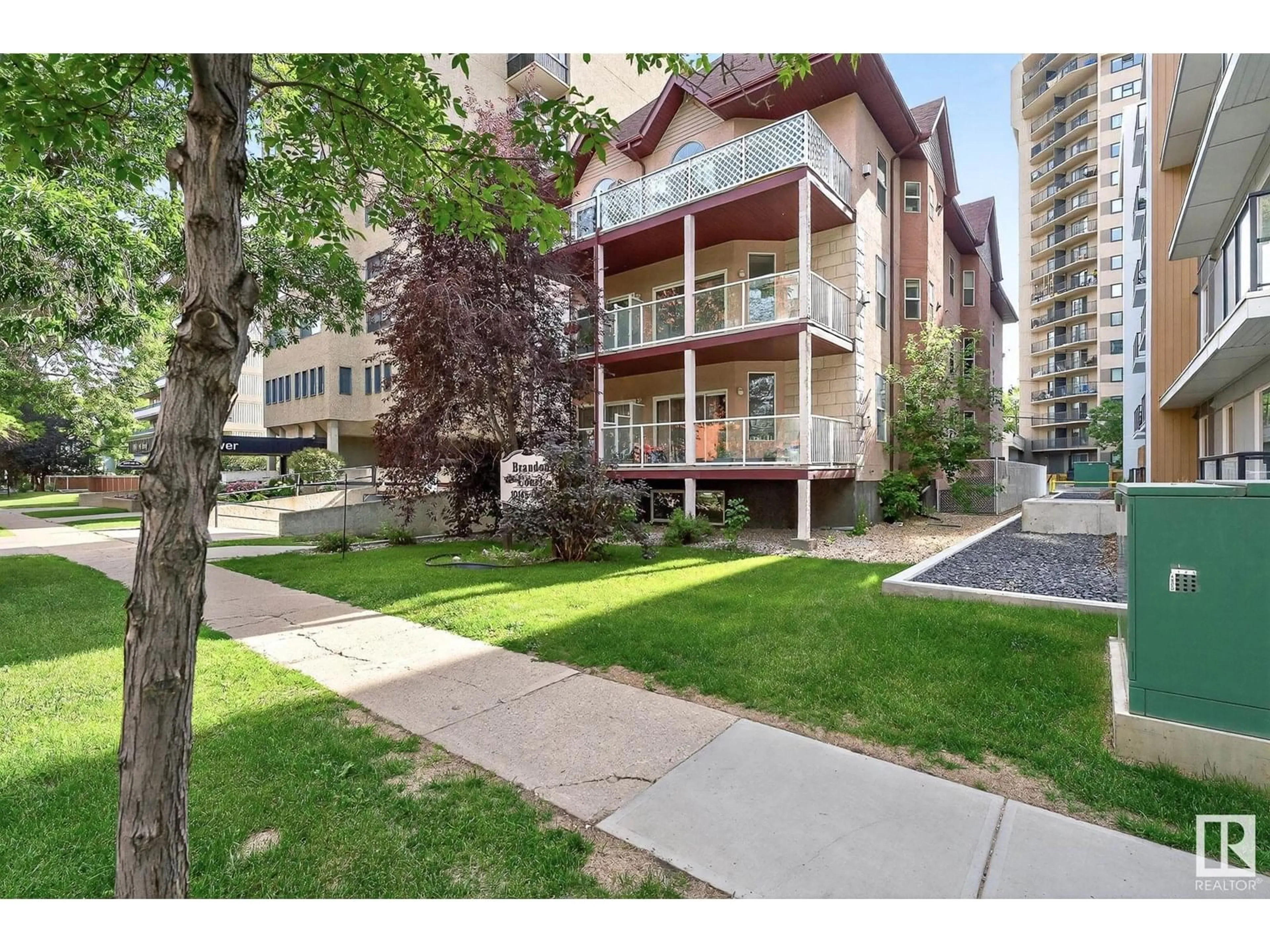 Patio, street for #201 - 10145 114 ST, Edmonton Alberta T5K1R8