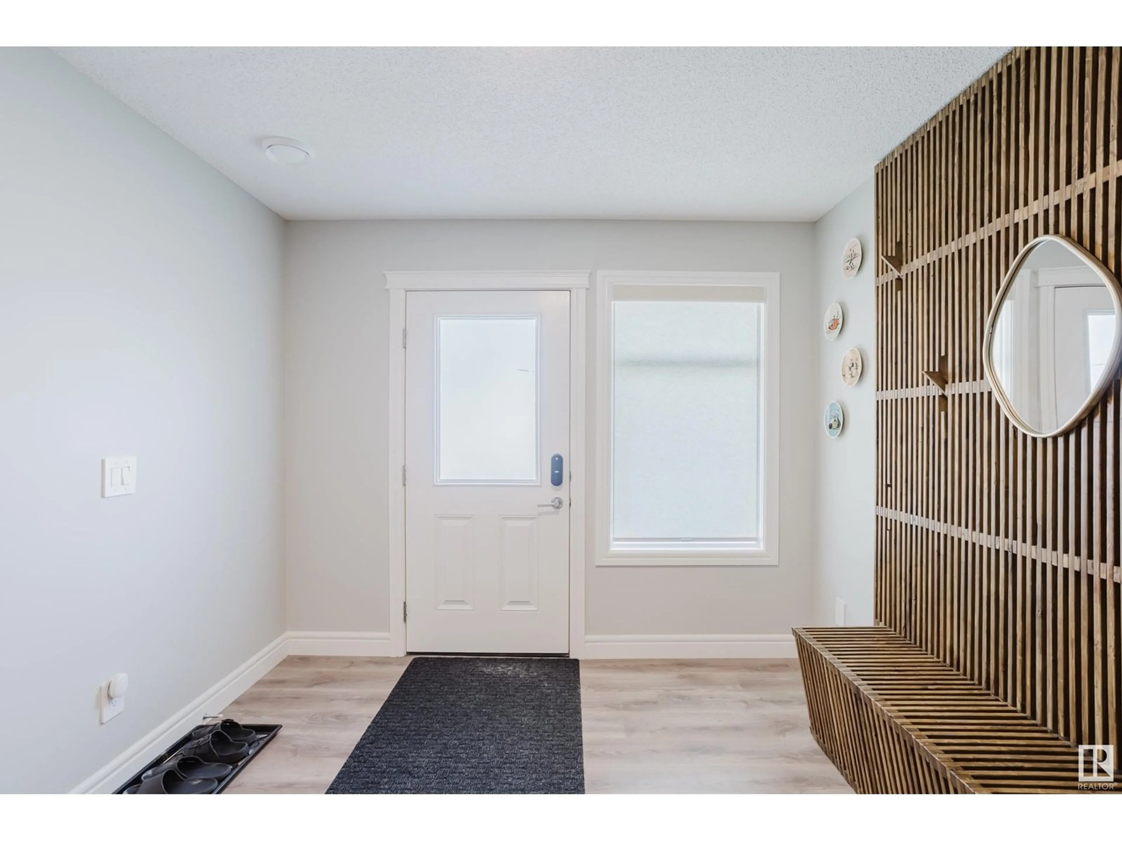 Indoor entryway for 55 - 1010 MILLBOURNE E, Edmonton Alberta T6K1M7