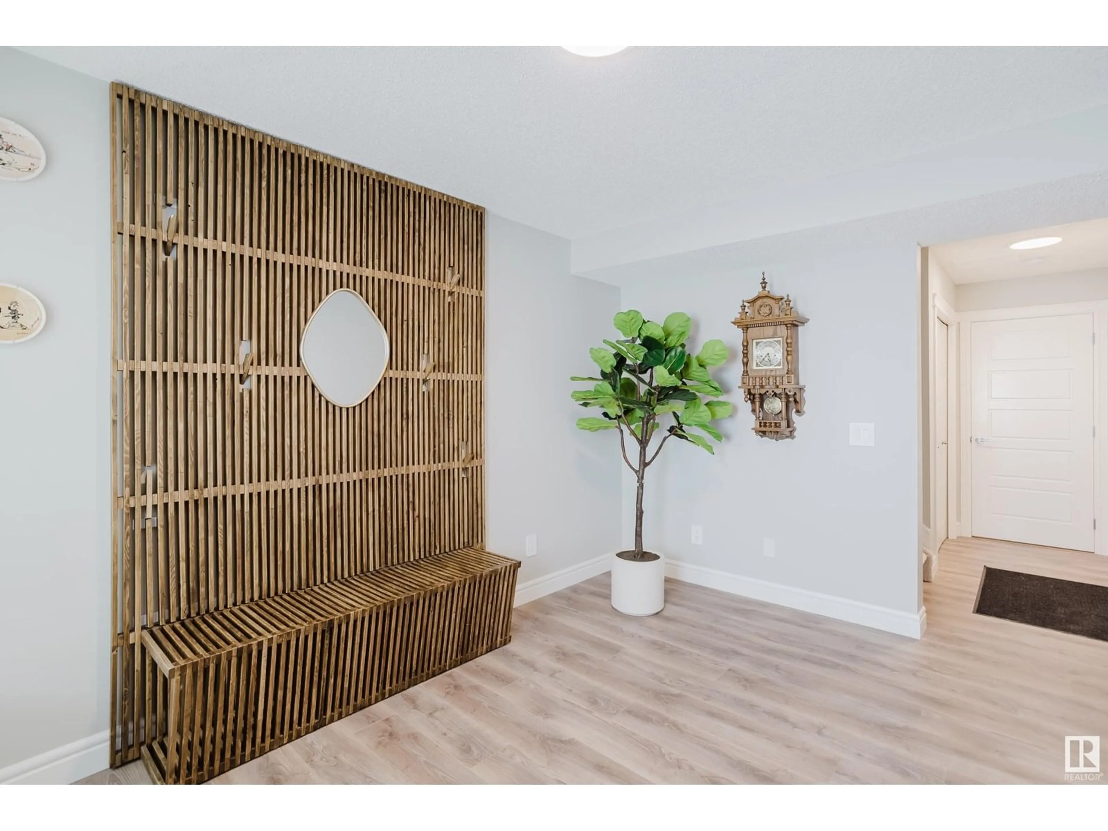 Indoor entryway for 55 - 1010 MILLBOURNE E, Edmonton Alberta T6K1M7
