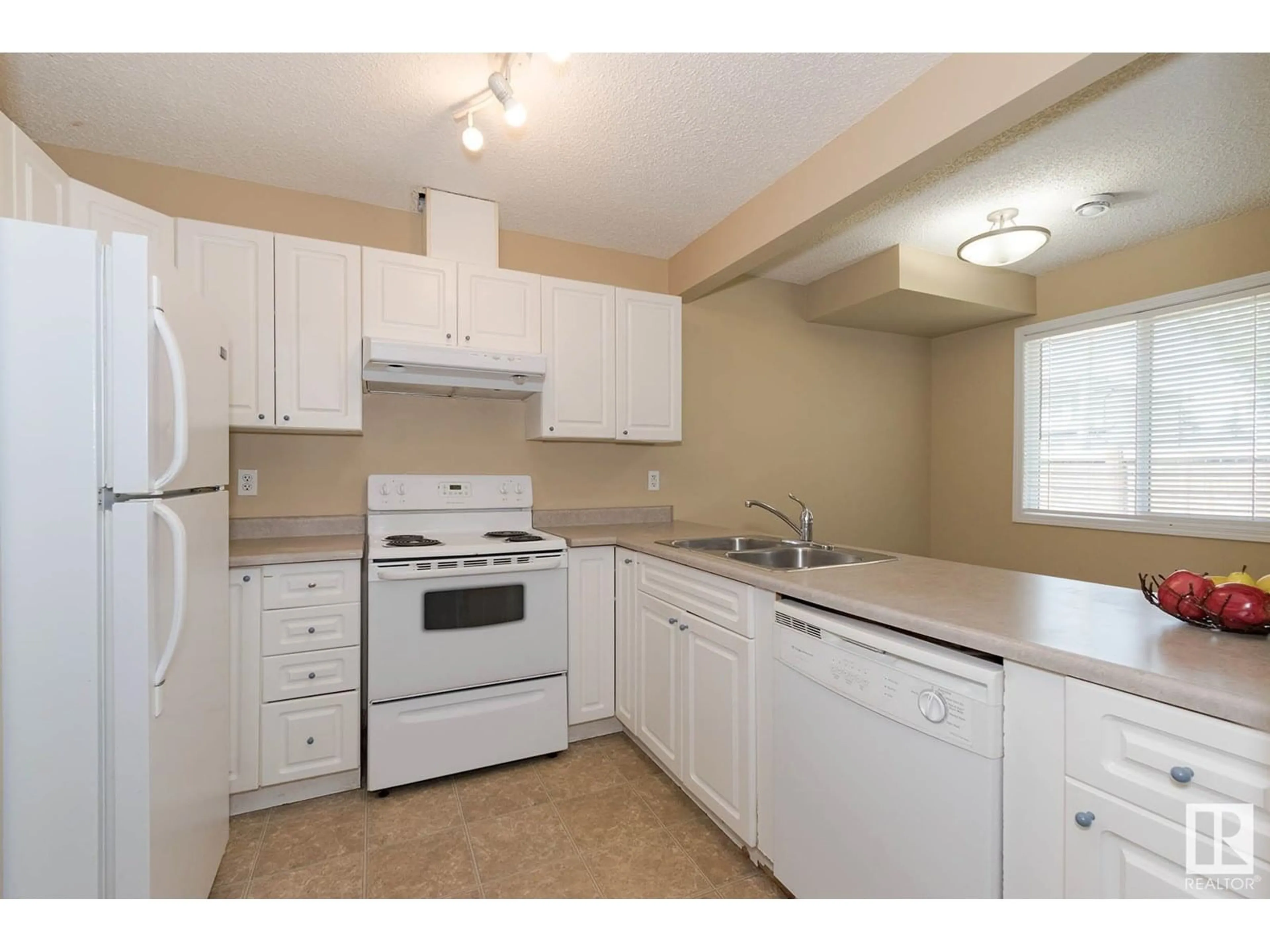Standard kitchen, wood/laminate floor for 166 - 136 BRIDGEPORT BV, Leduc Alberta T9E0J8