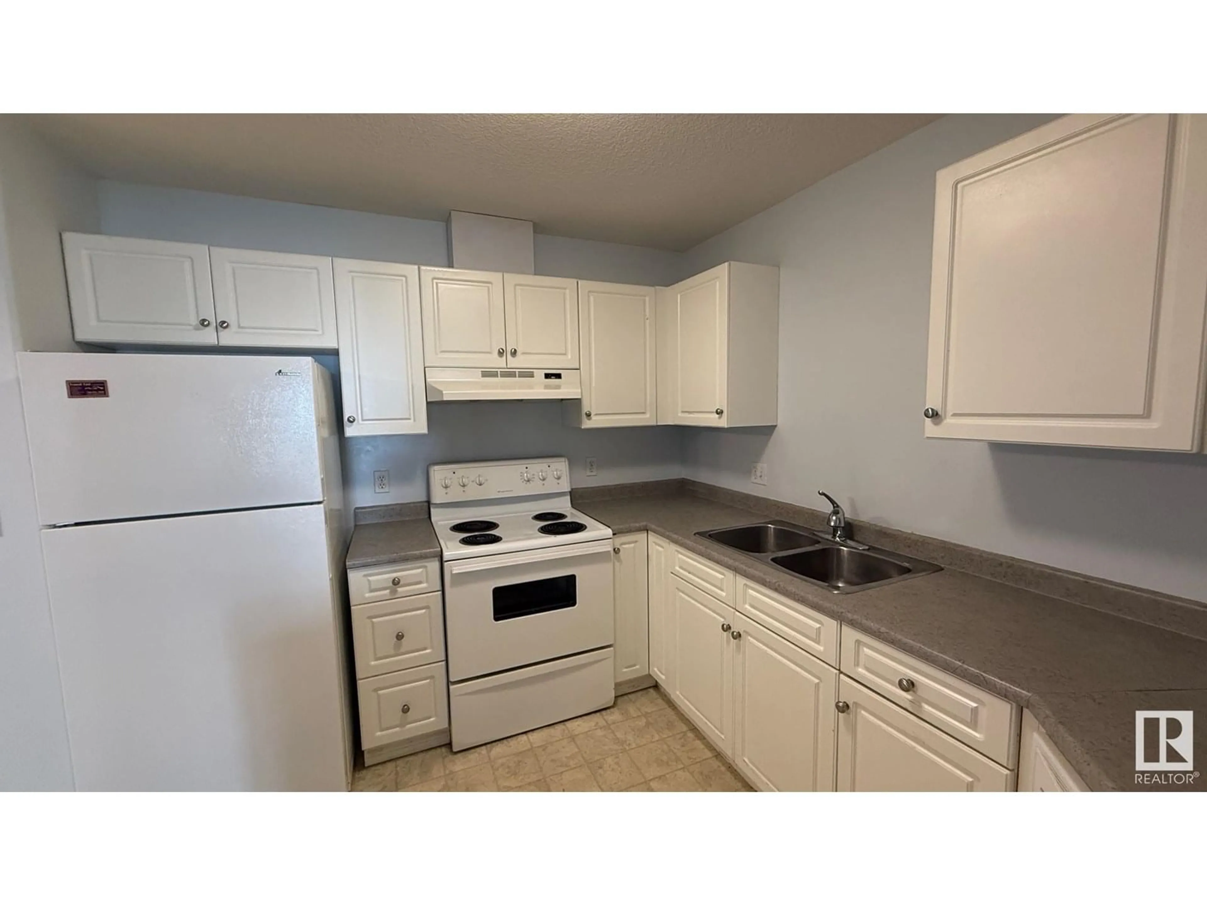 Standard kitchen, unknown for #106 - 9930 100 NW, Fort Saskatchewan Alberta T8L4P3