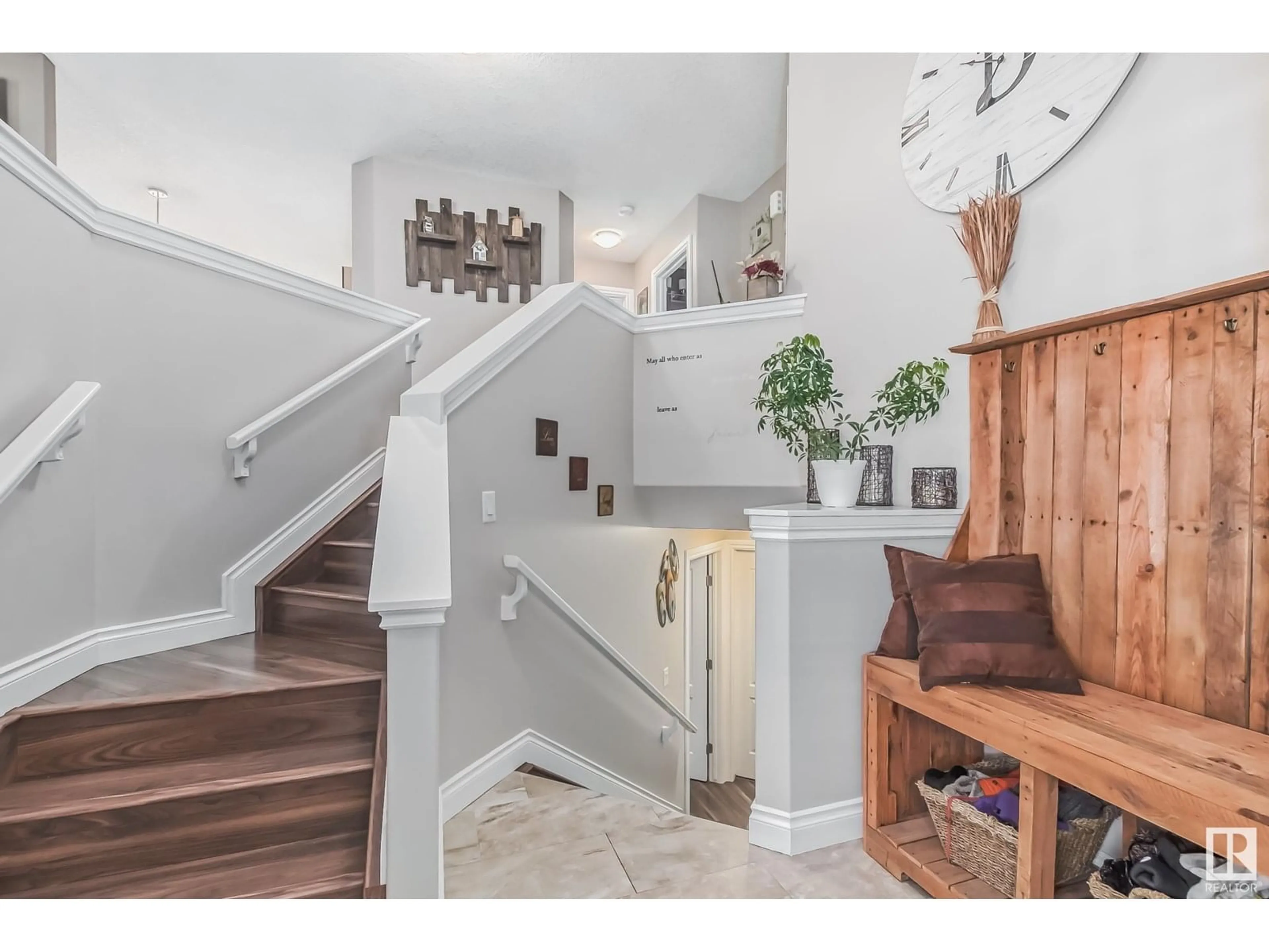 Indoor entryway for 47 SOUTHBRIDGE CR, Calmar Alberta T0C0V0