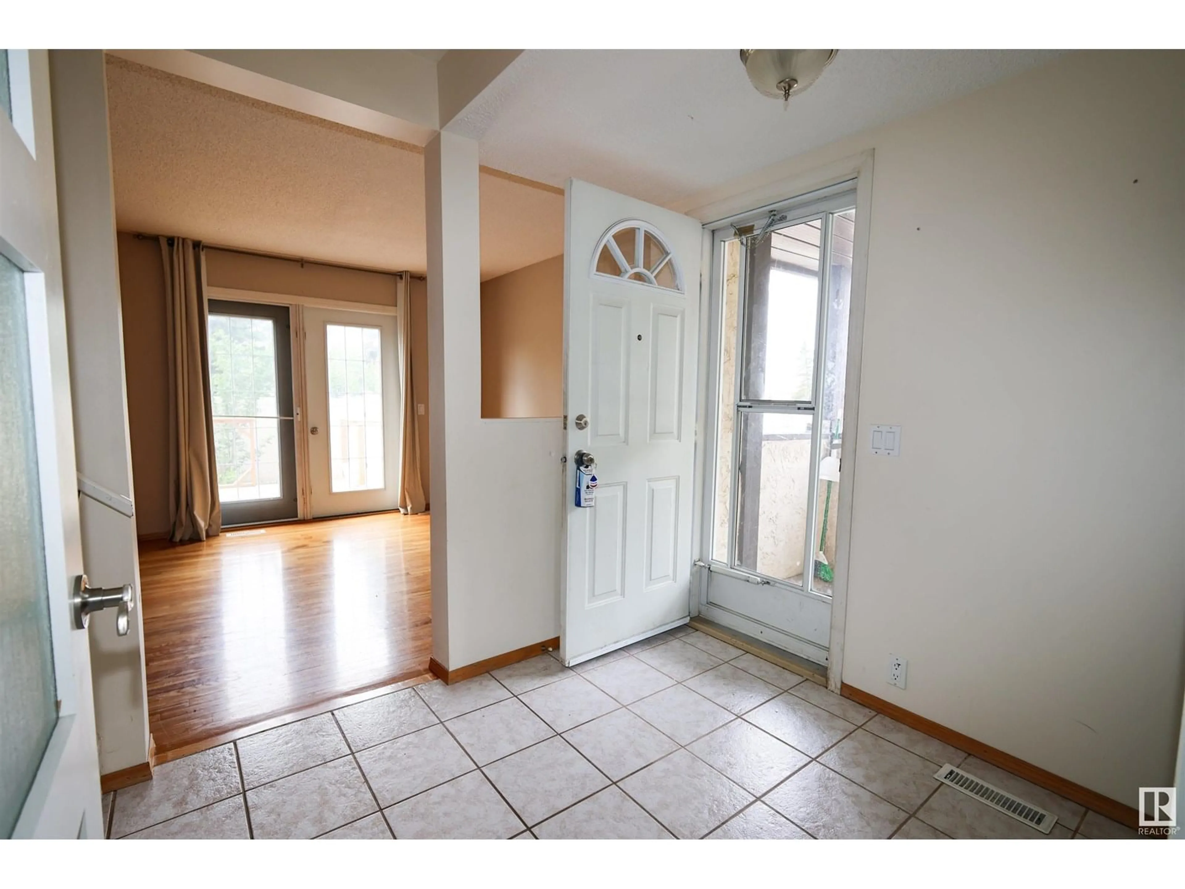 Indoor entryway for NW - 14009 30 ST, Edmonton Alberta T5Y1R5