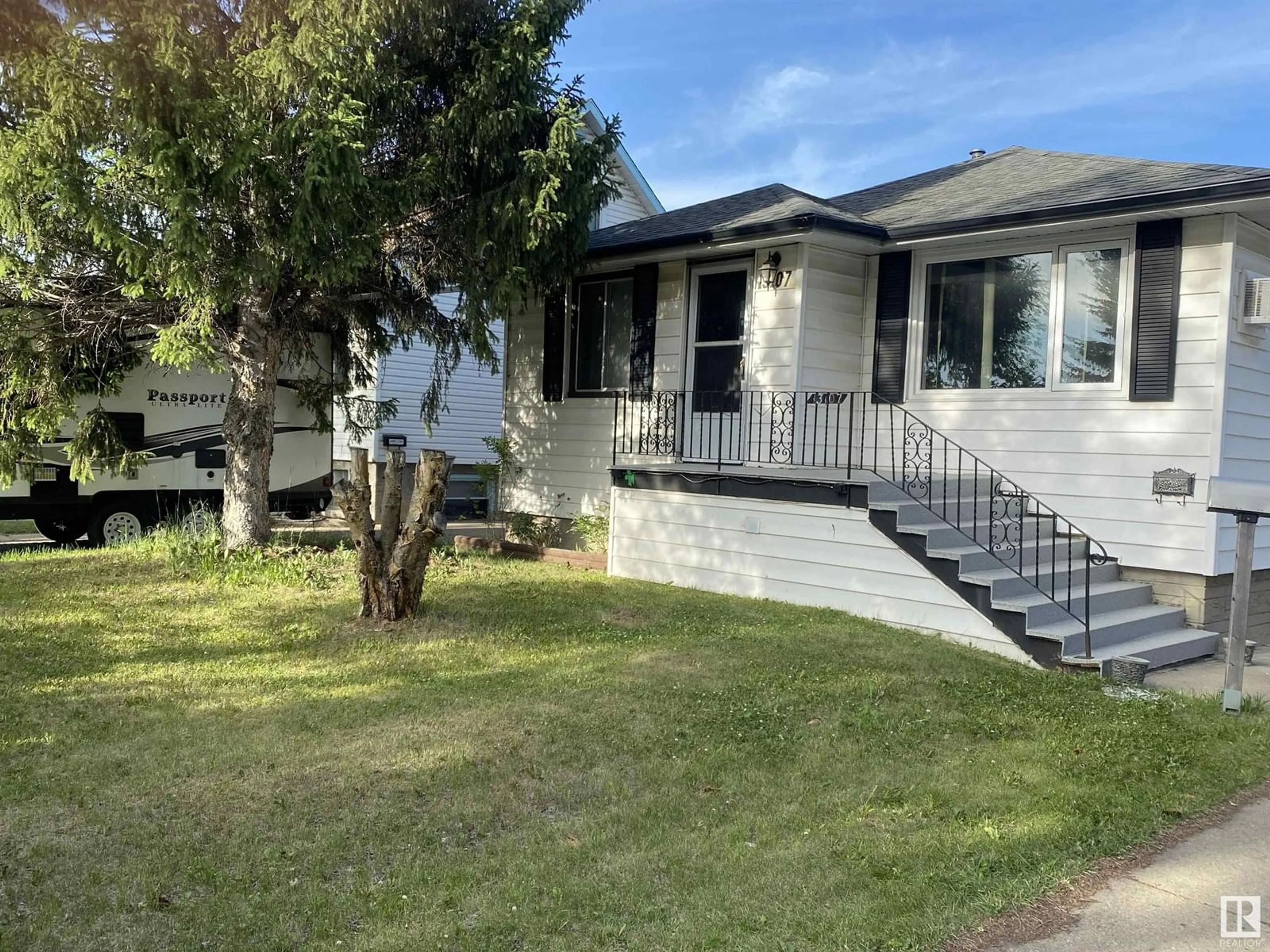 A pic from outside/outdoor area/front of a property/back of a property/a pic from drone, street for NW - 13107 120 ST, Edmonton Alberta T5E5P1