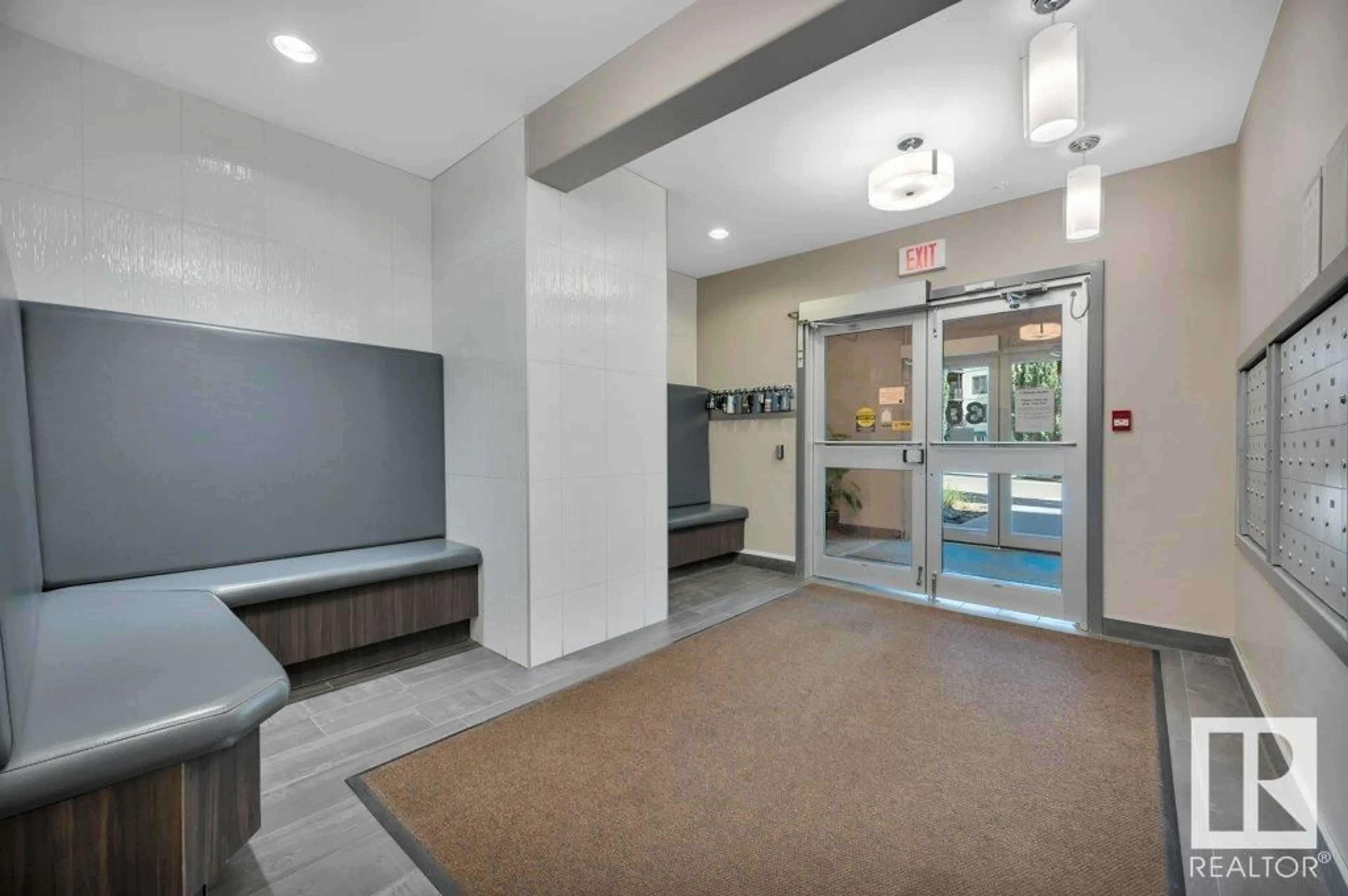 Indoor foyer for 308 - 140 AMBLESIDE LI SW, Edmonton Alberta T6W0V3