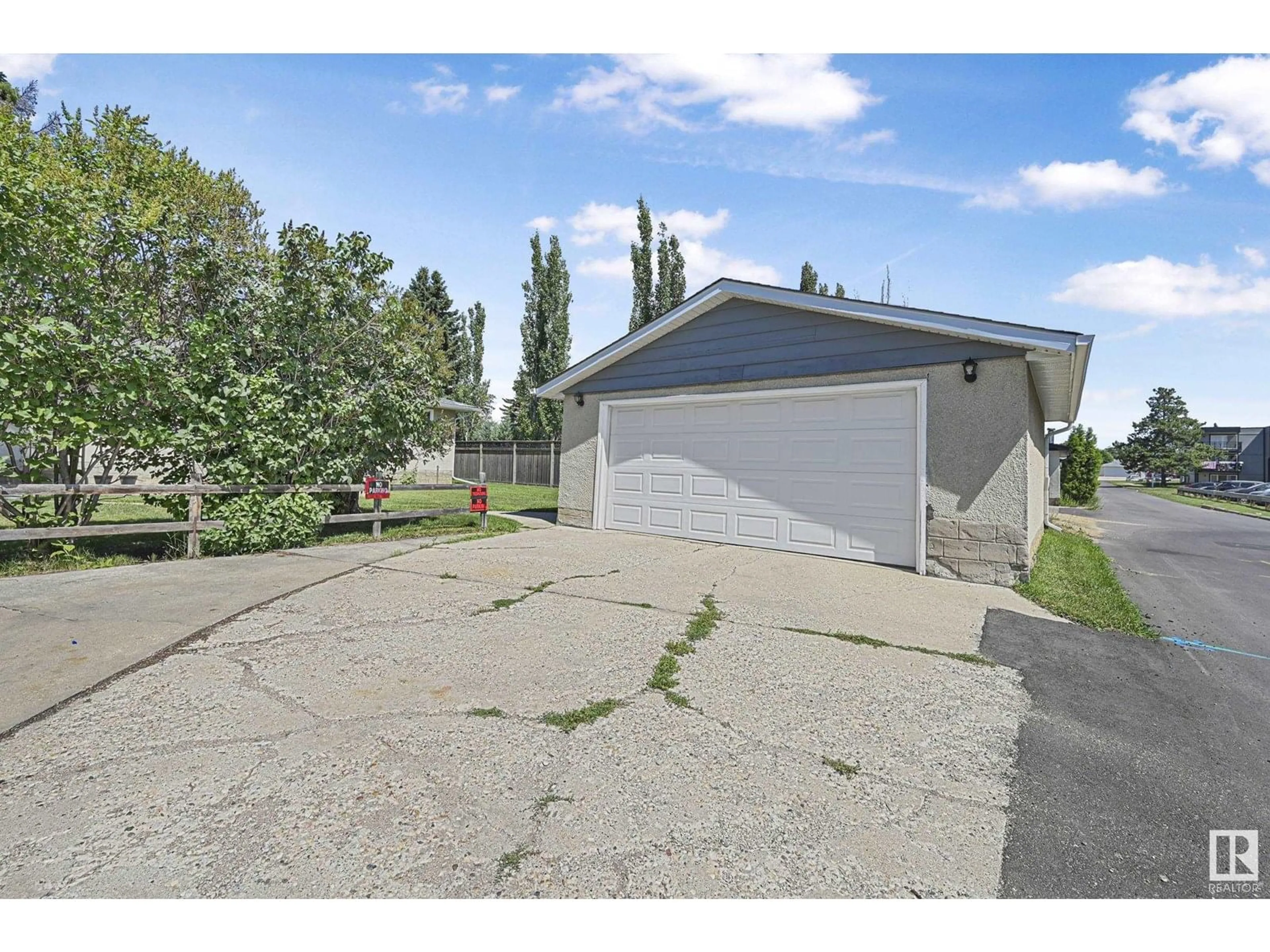 Unknown for NW - 7111 150 AV, Edmonton Alberta T5C2X5