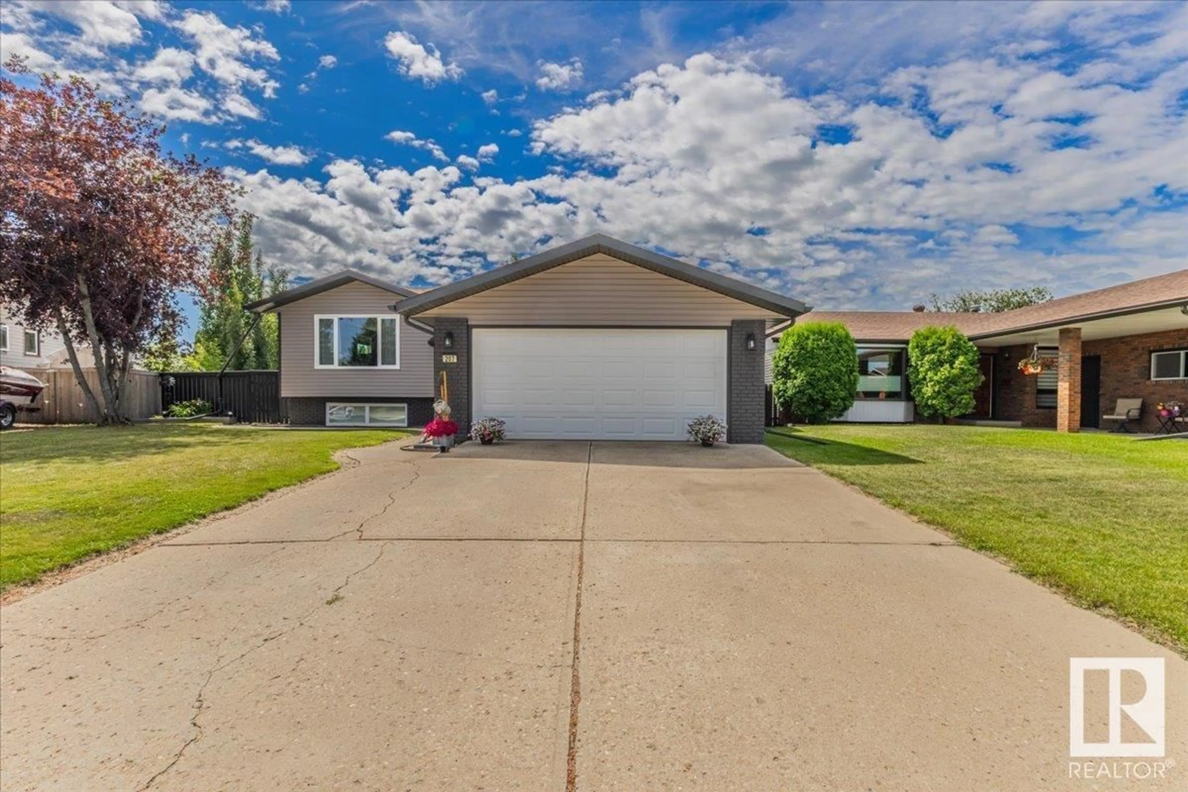 Unknown for 207 WILLOW CR, Wetaskiwin Alberta T9A2X2
