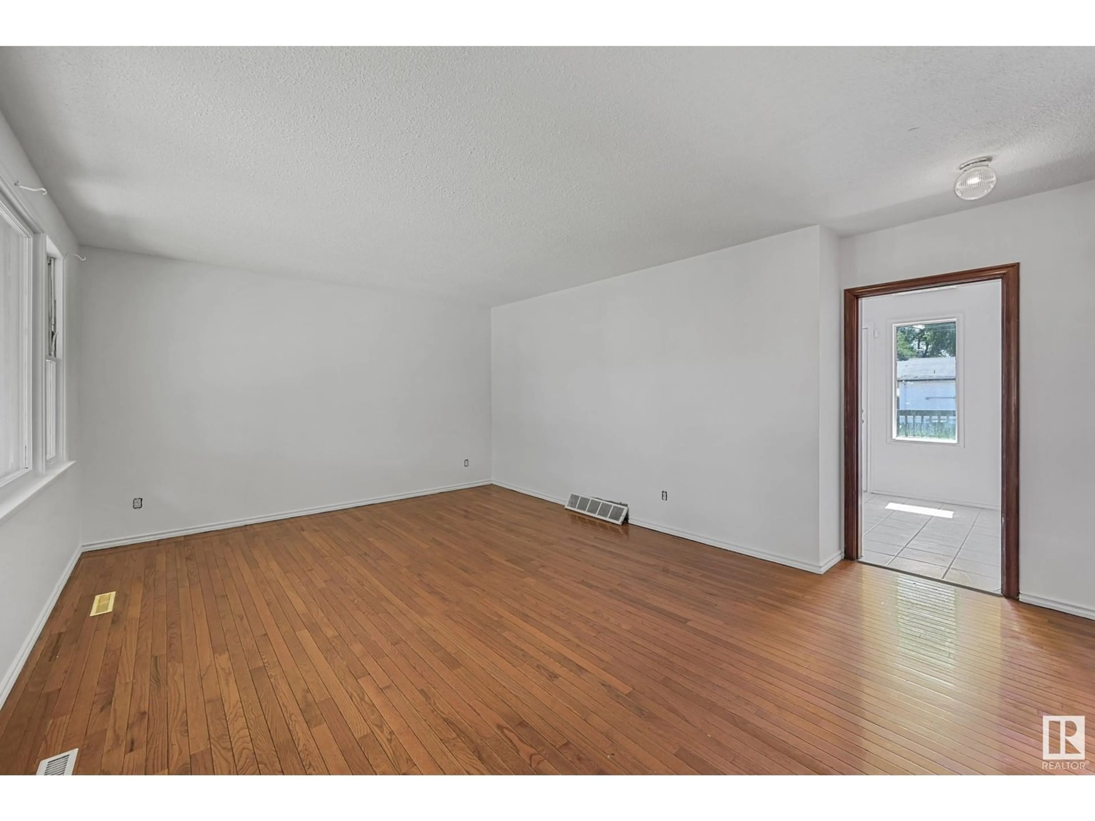 A pic of a room for 3821 113 AV, Edmonton Alberta T5W0P9