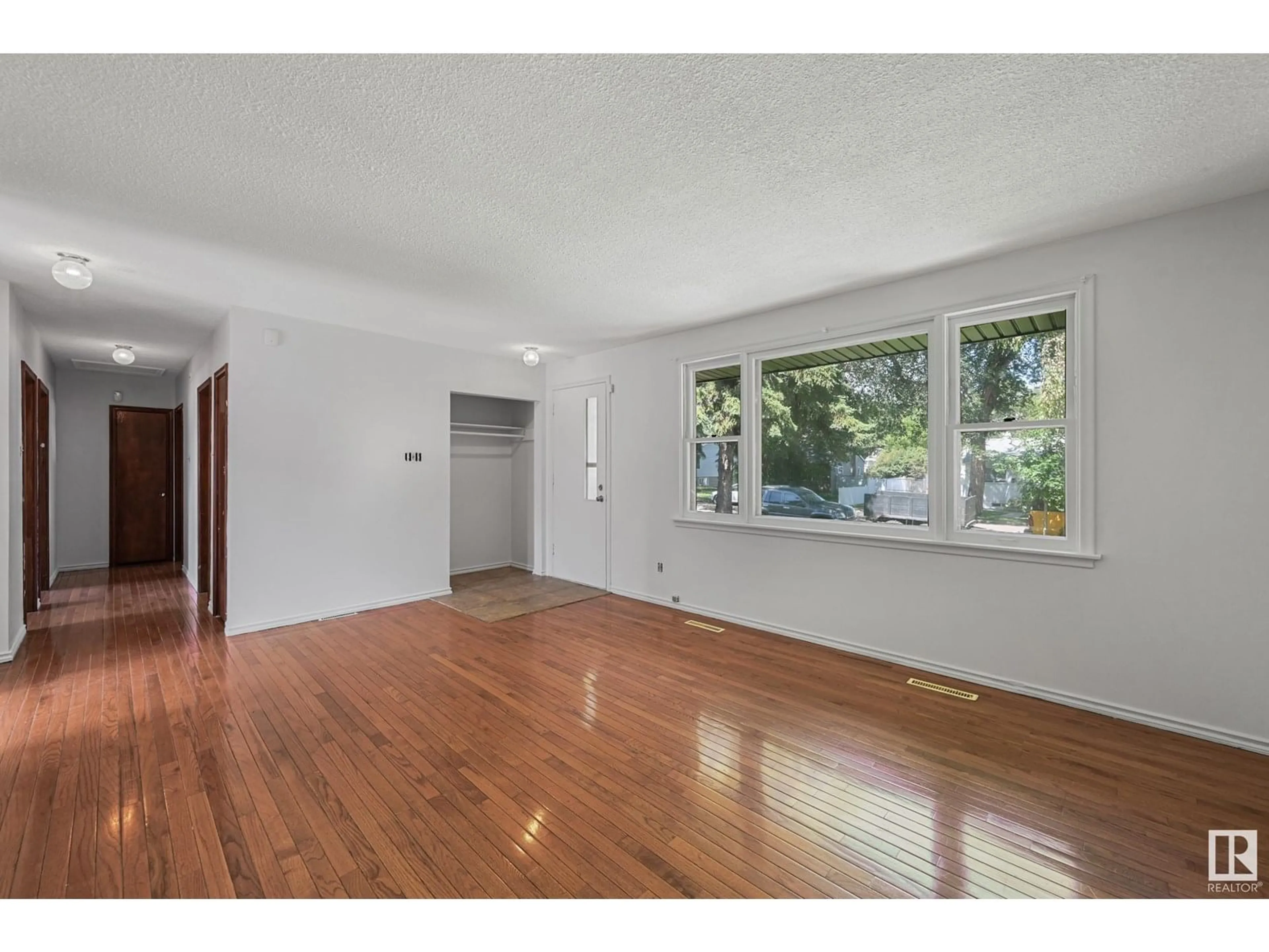 A pic of a room for 3821 113 AV, Edmonton Alberta T5W0P9