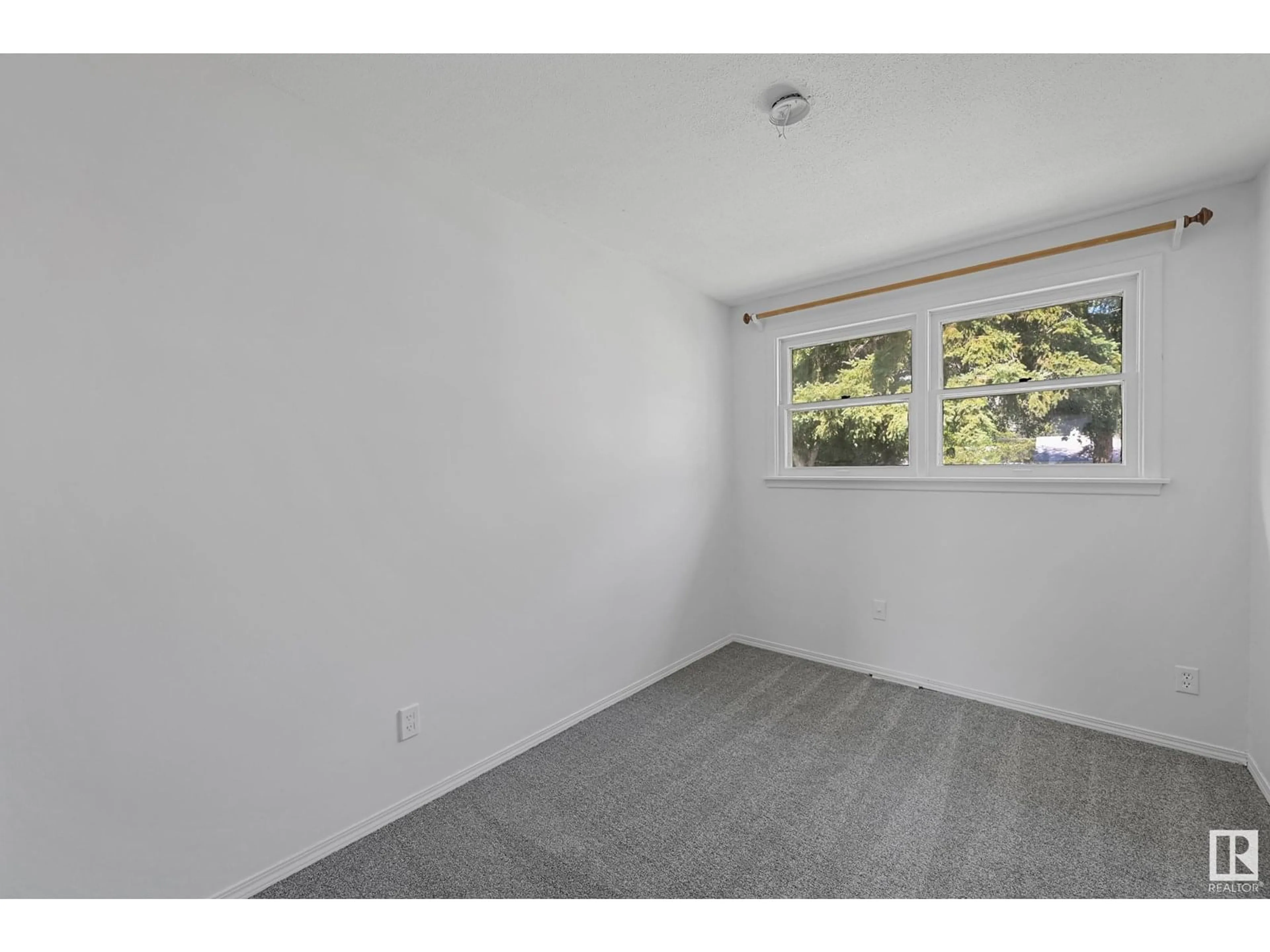 A pic of a room for 3821 113 AV, Edmonton Alberta T5W0P9