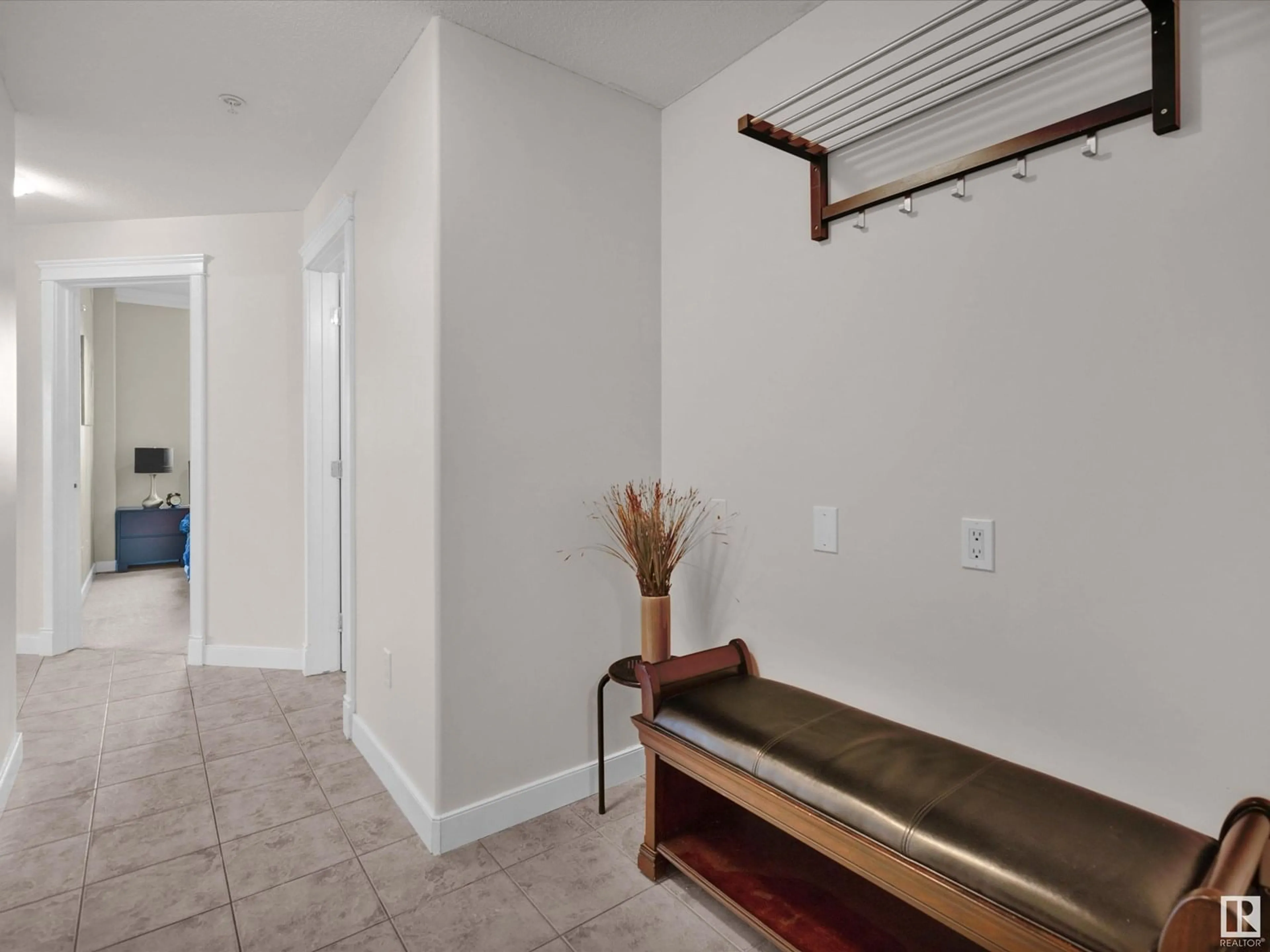 Indoor entryway for 9939 - 805 109 ST, Edmonton Alberta T5K1H6