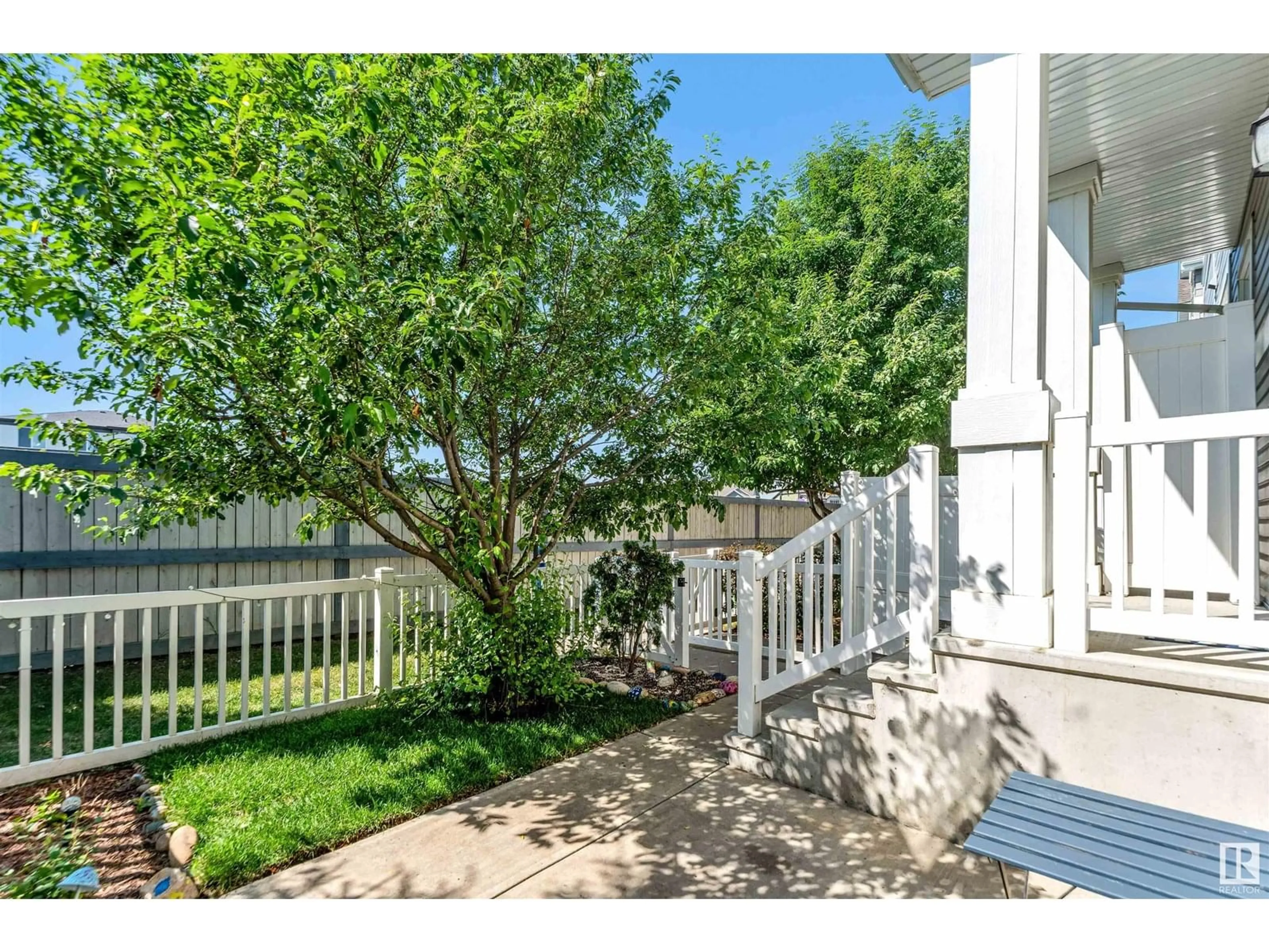 Patio, water/lake/river/ocean view for 9151 - 50 SHAW WY, Edmonton Alberta T6X1W7