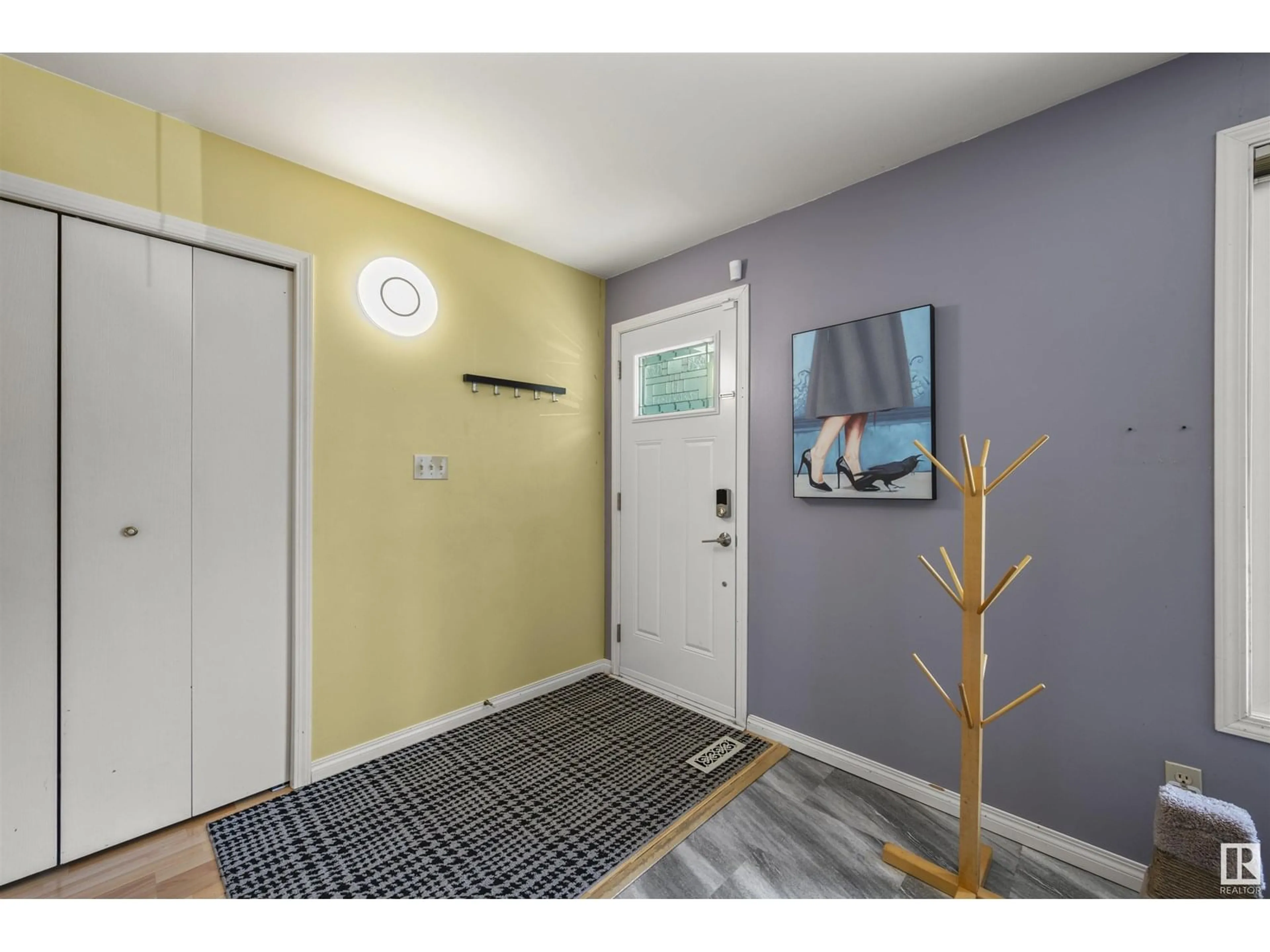 Indoor entryway for 83 ARBOR CR, St. Albert Alberta T8N5H7