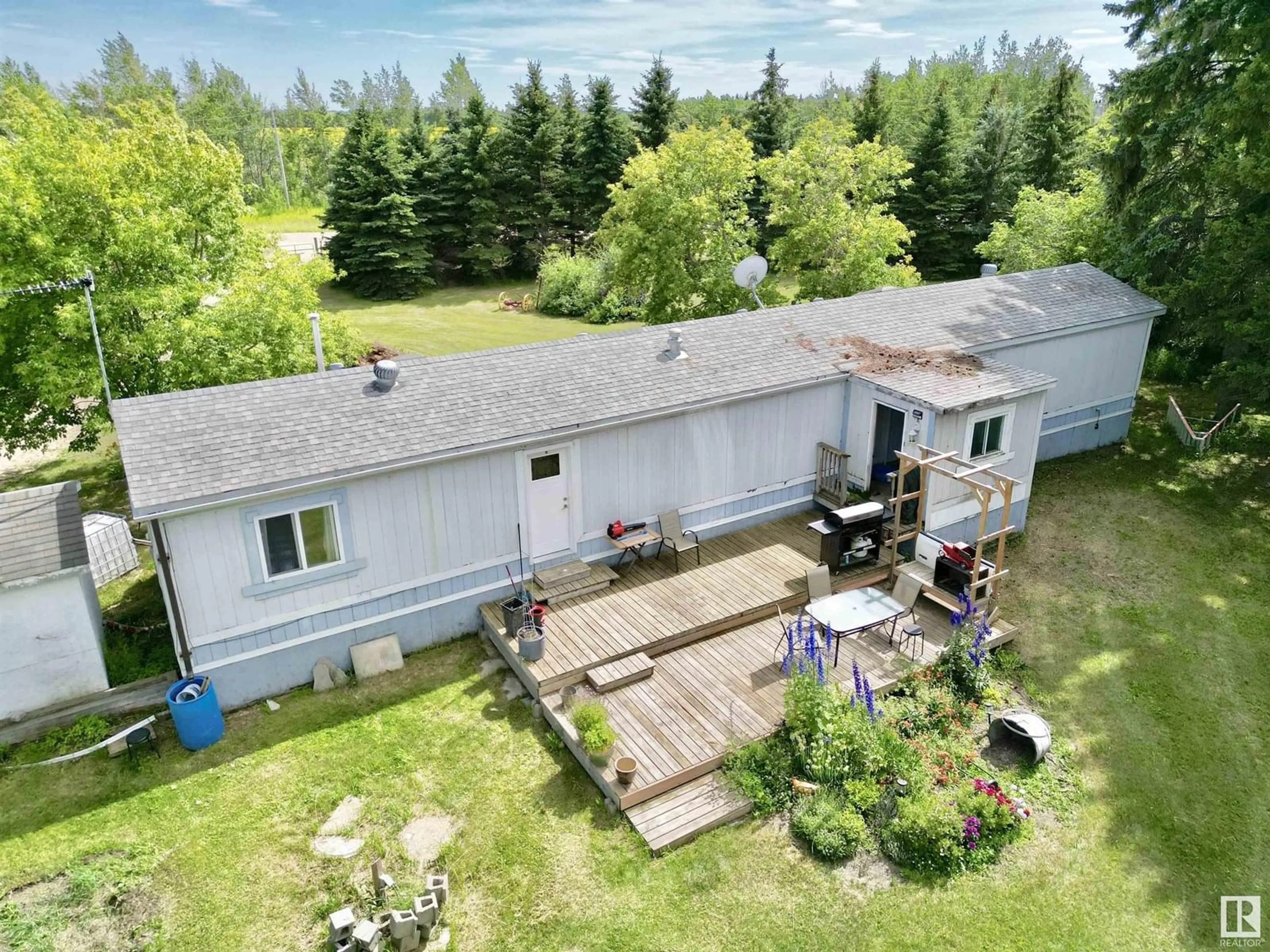 A pic from outside/outdoor area/front of a property/back of a property/a pic from drone, unknown for 24326 TWP ROAD 590, Rural Westlock County Alberta T0G2L0