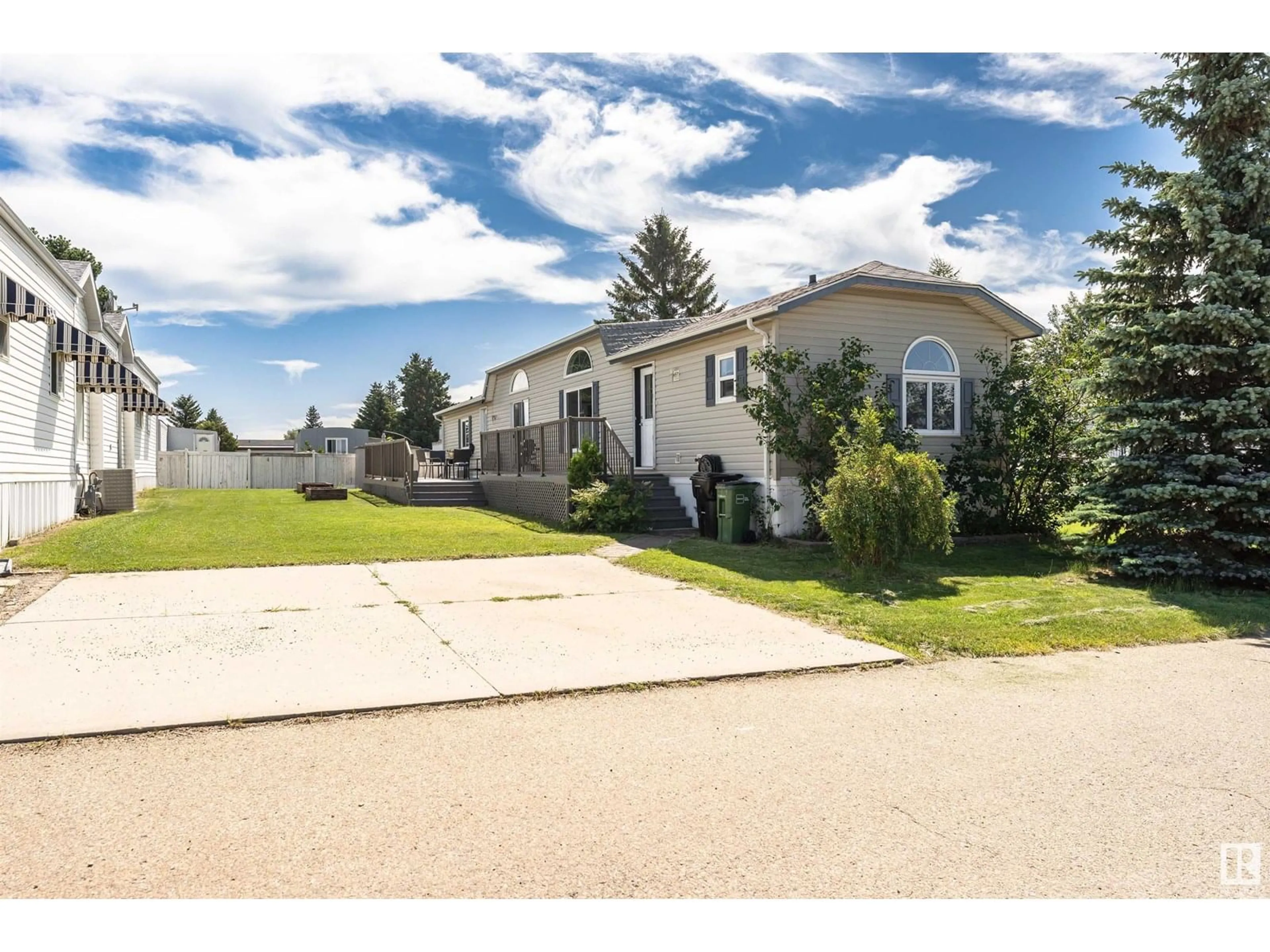 Home with vinyl exterior material, street for 3056 LAKEVIEW DRIVE, Edmonton Alberta T5S1T7